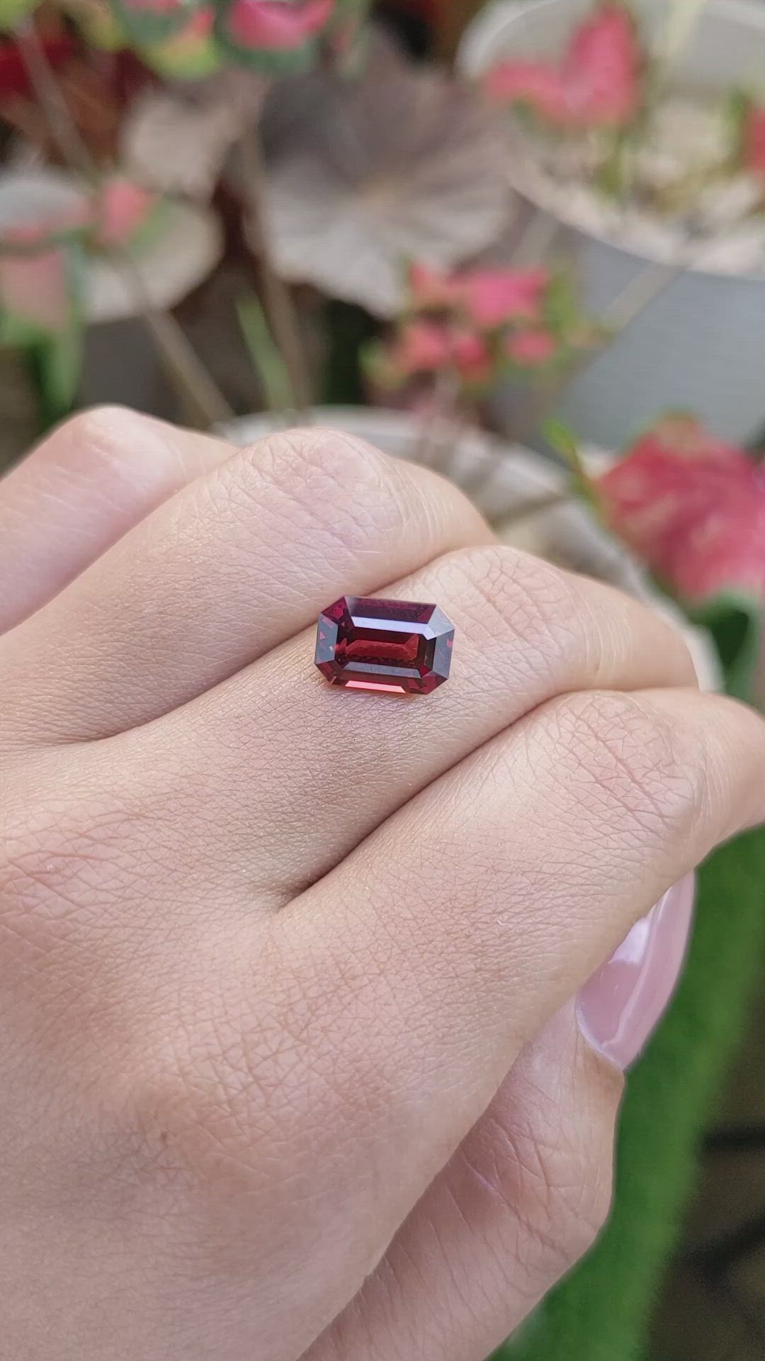 3.66 Ct. Pinkish Red Garnet from Ceylon (Sri Lanka) Size Video
