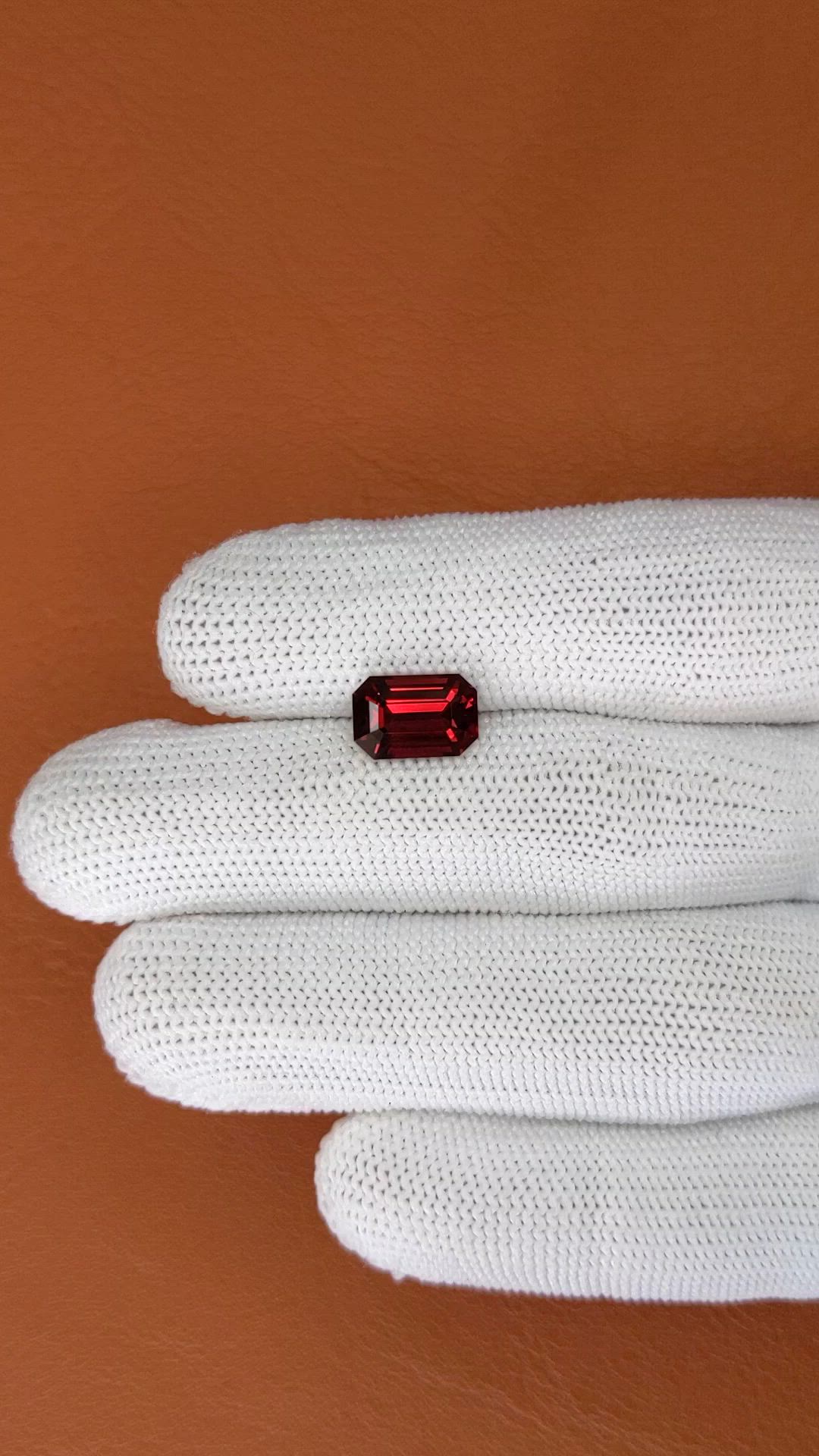 3.66 Ct. Pinkish Red Garnet from Ceylon (Sri Lanka) Size Video