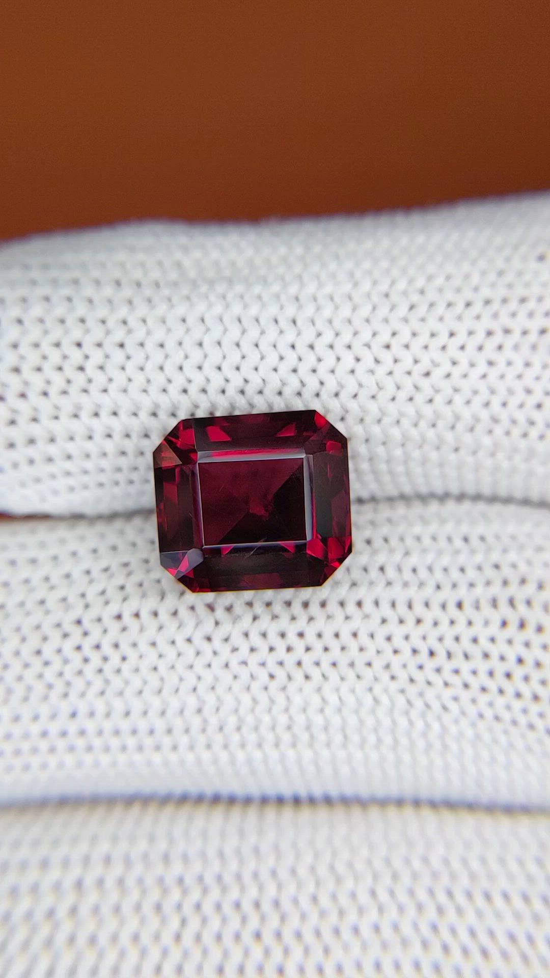 6.99 Ct. Purplish Red Garnet from Ceylon (Sri Lanka) Size Video
