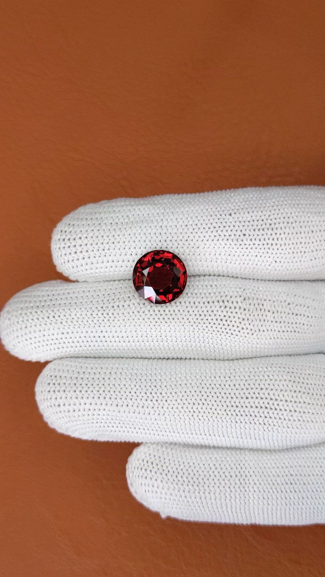 6.07 Ct. Red Garnet from Ceylon (Sri Lanka) Size Video