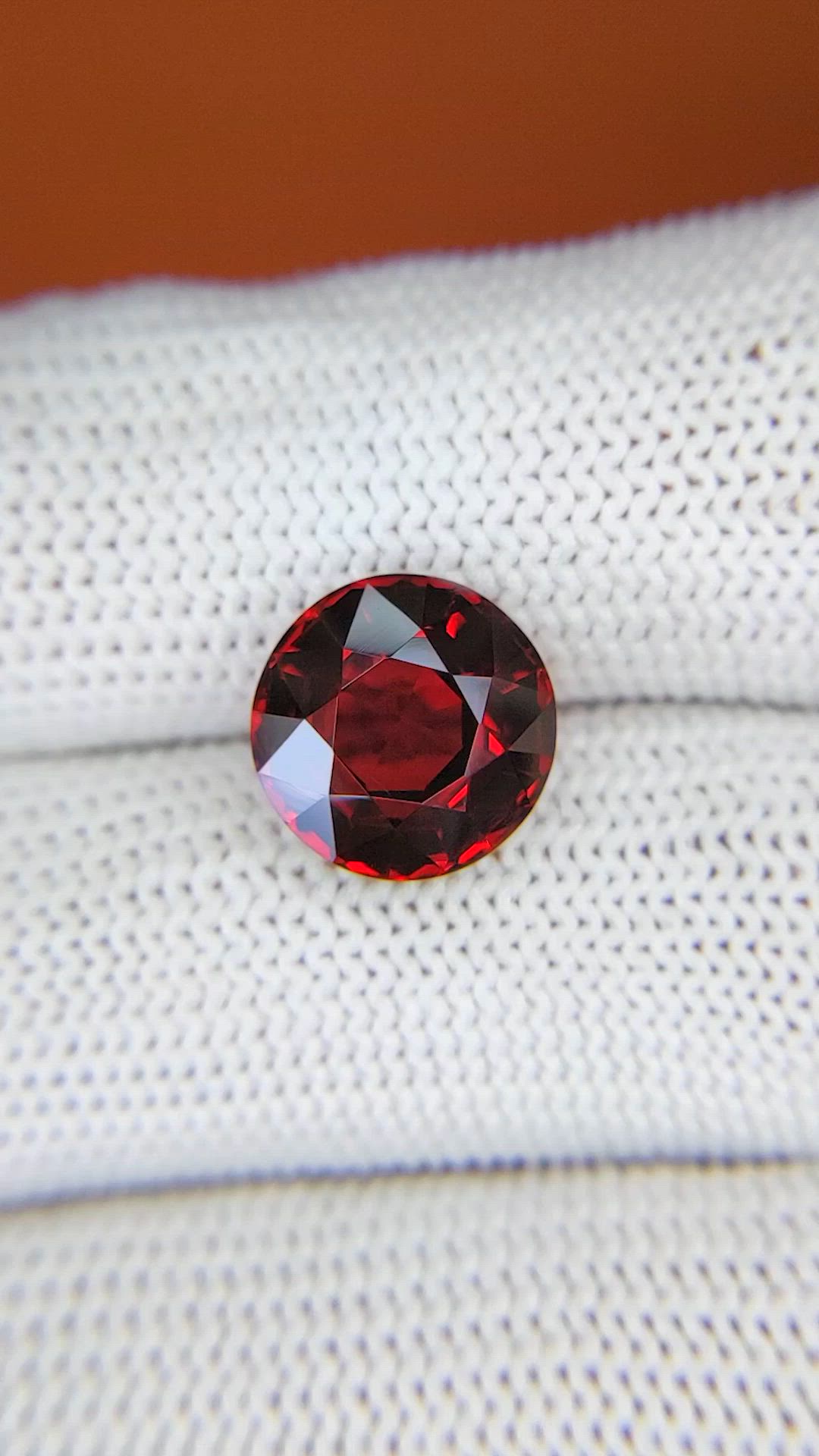 6.07 Ct. Red Garnet from Ceylon (Sri Lanka) Size Video