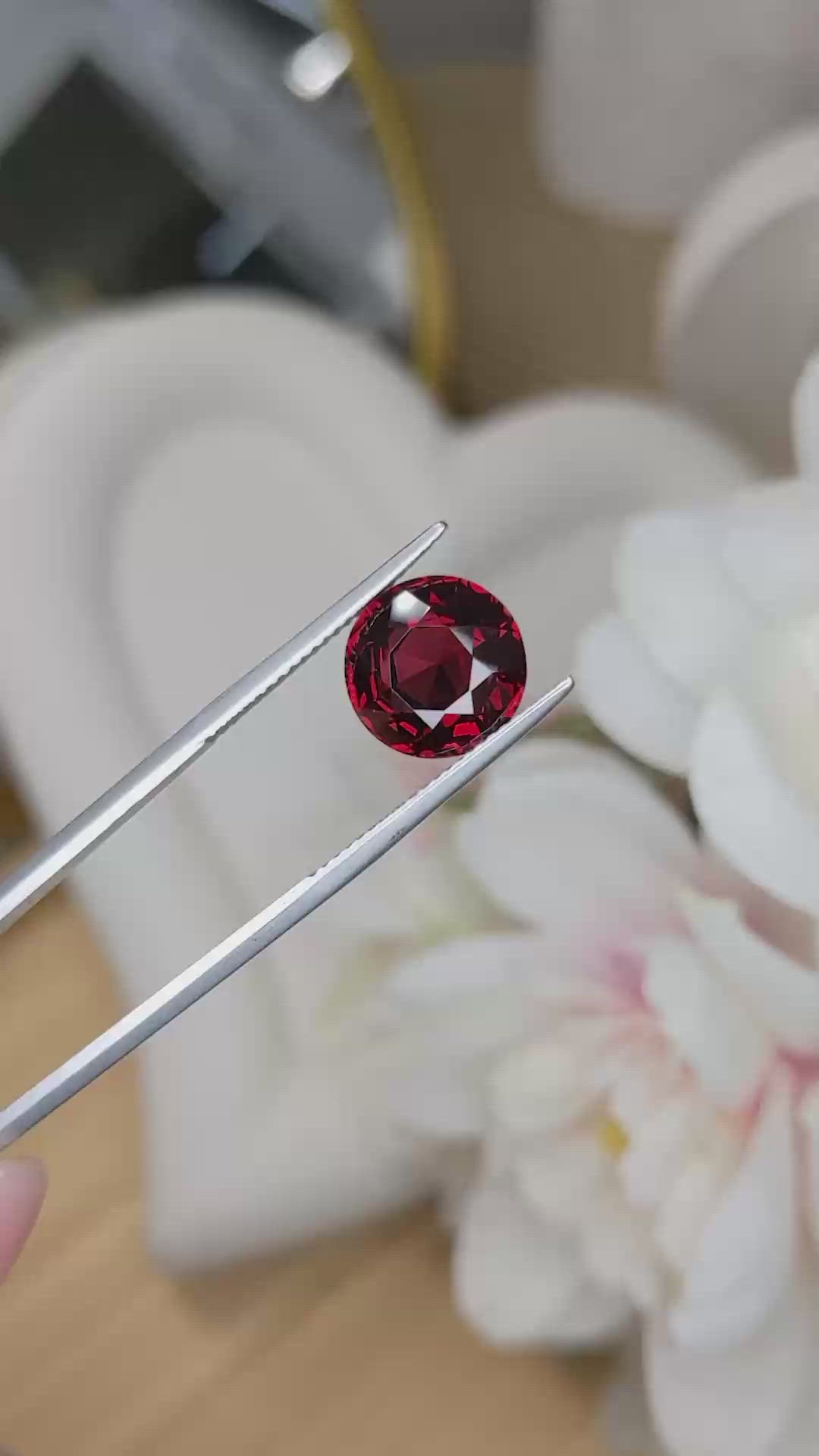 6.07 Ct. Red Garnet from Ceylon (Sri Lanka) Size Video