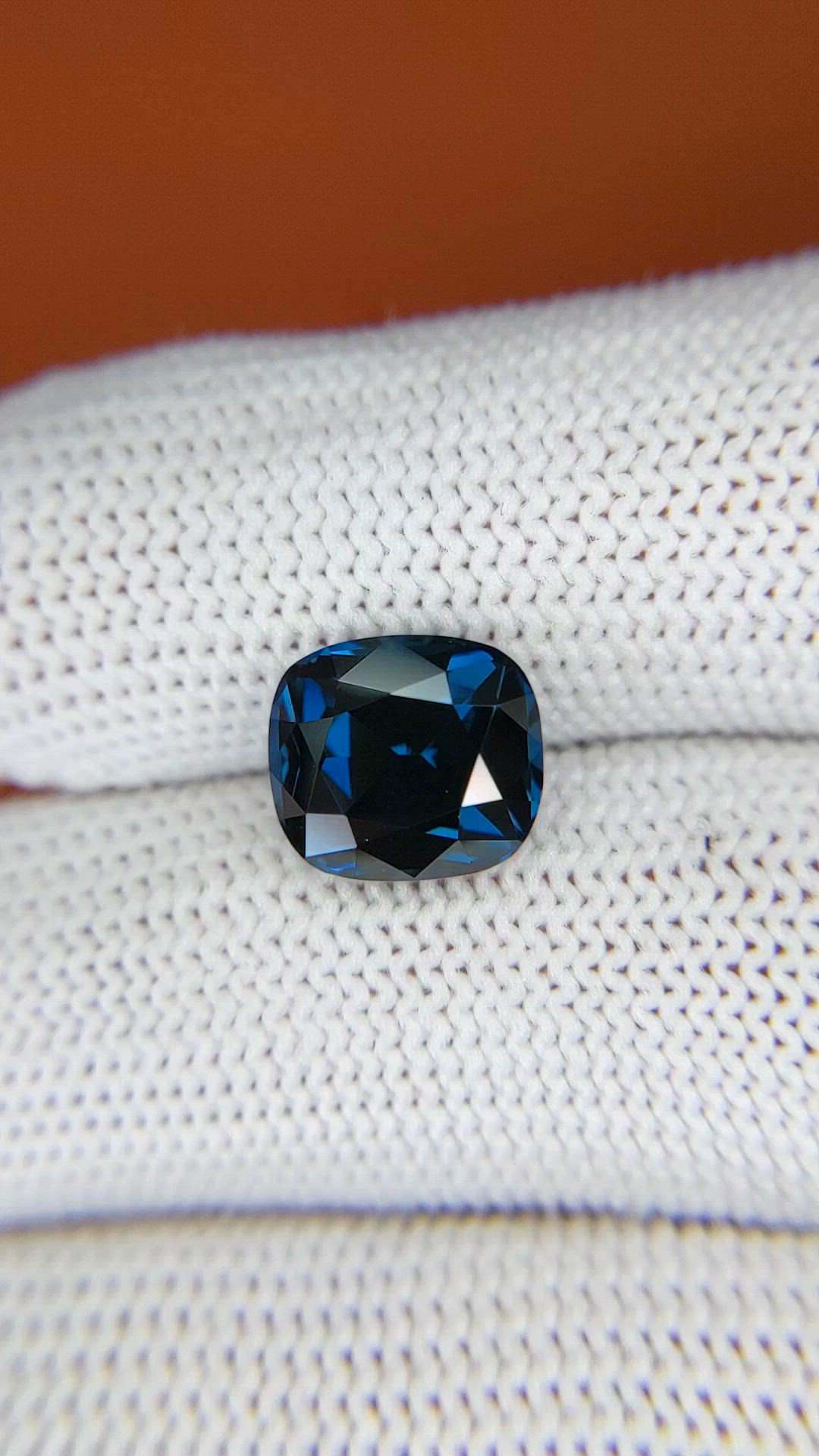 4.10 Ct. Blue Cobalt Spinel from Ceylon (Sri Lanka) Size Video