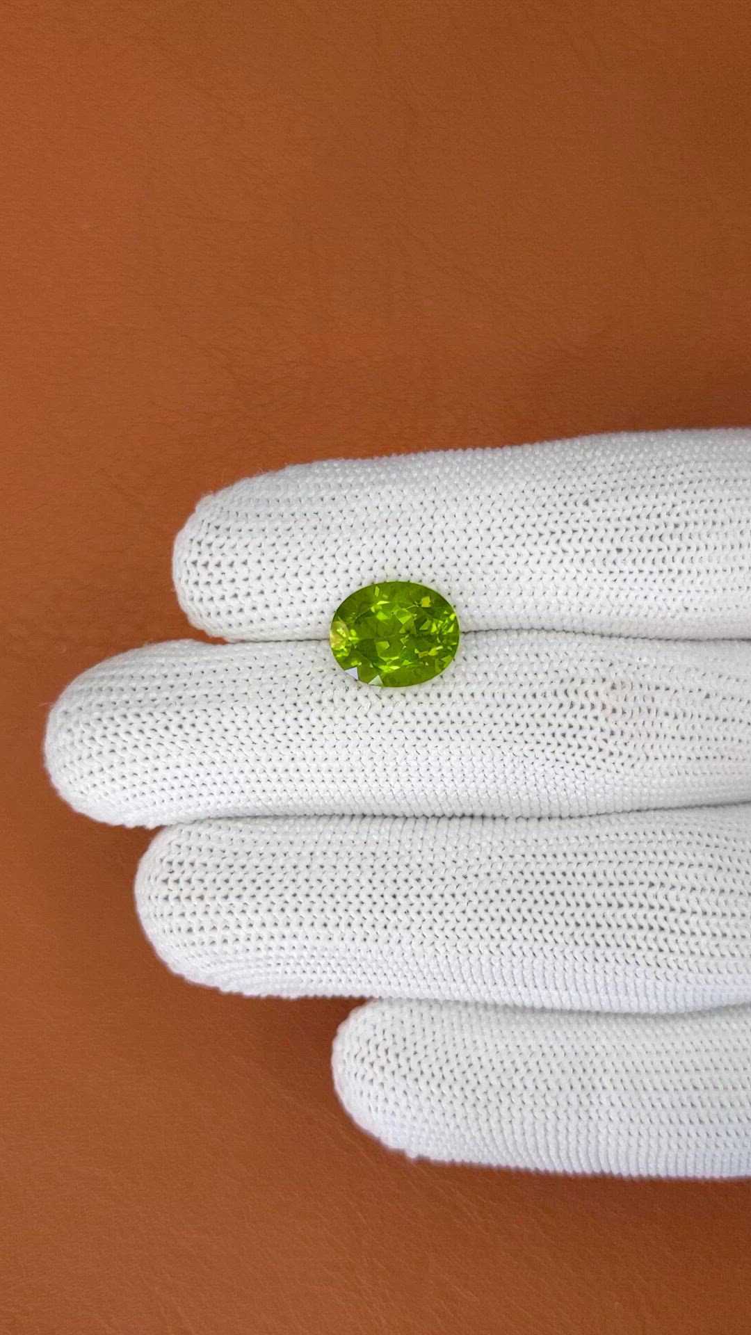 4.72 Ct. Yellowish Green Peridot from Pakistan Size Video