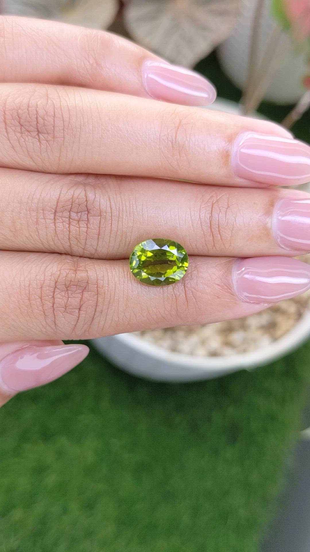 4.50 Ct. Yellowish Green Peridot from Pakistan Size Video