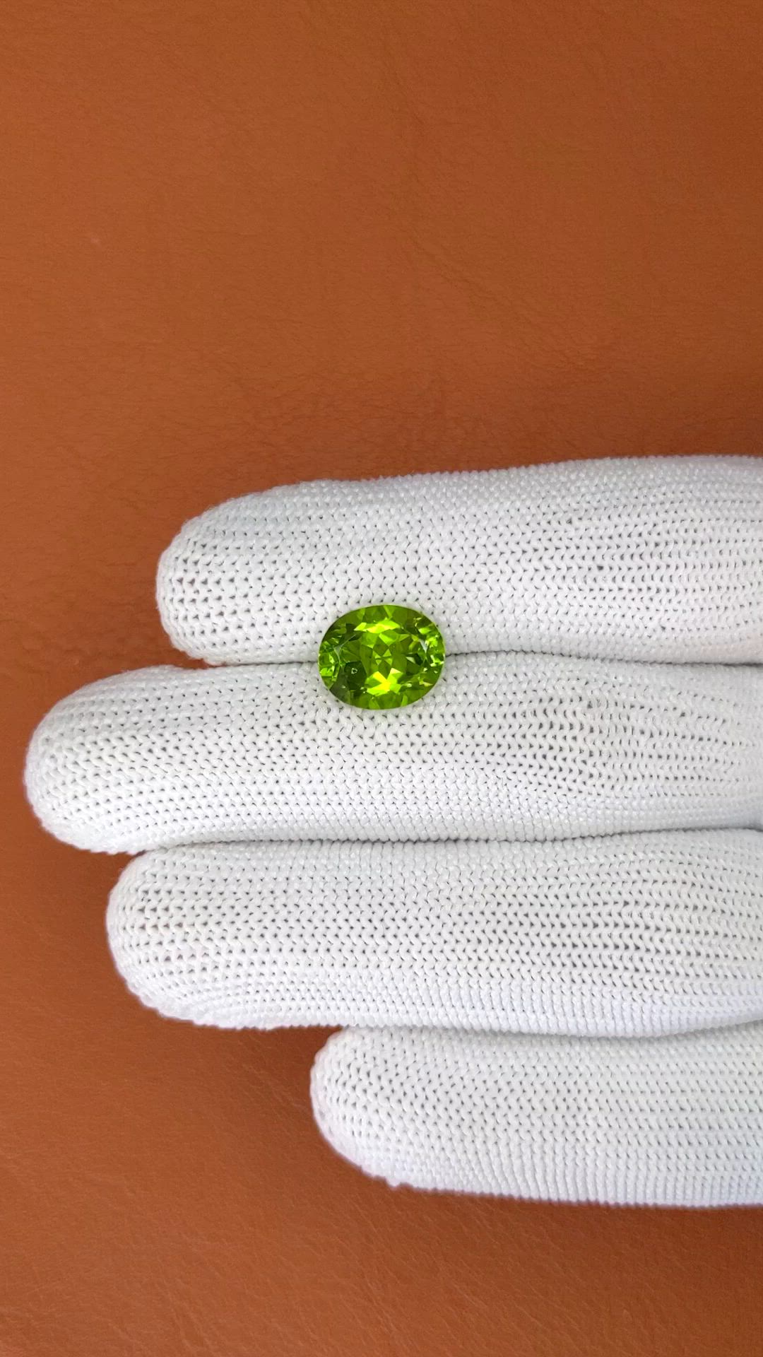 4.50 Ct. Yellowish Green Peridot from Pakistan Size Video