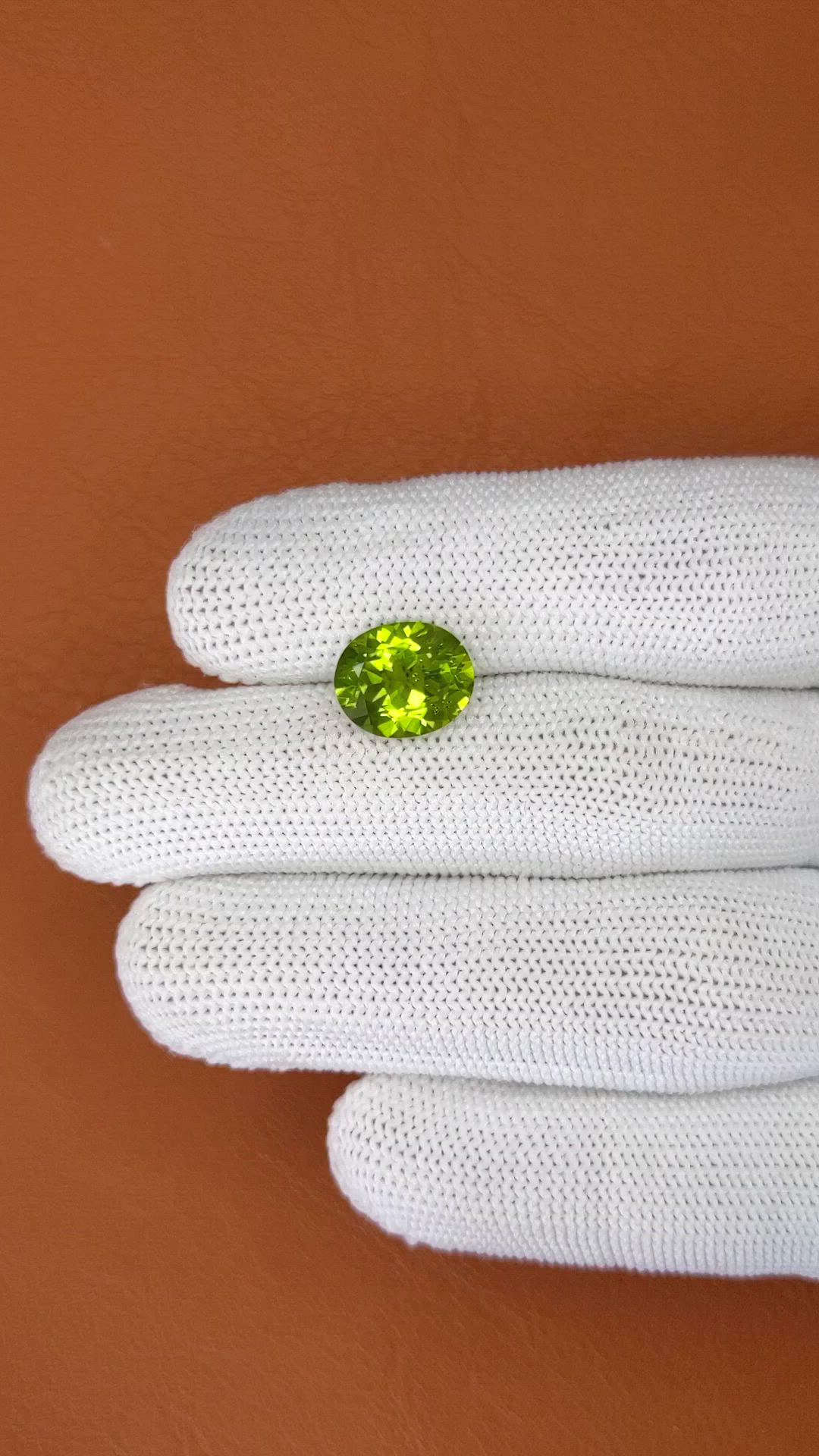 4.39 Ct. Yellowish Green Peridot from Pakistan Size Video