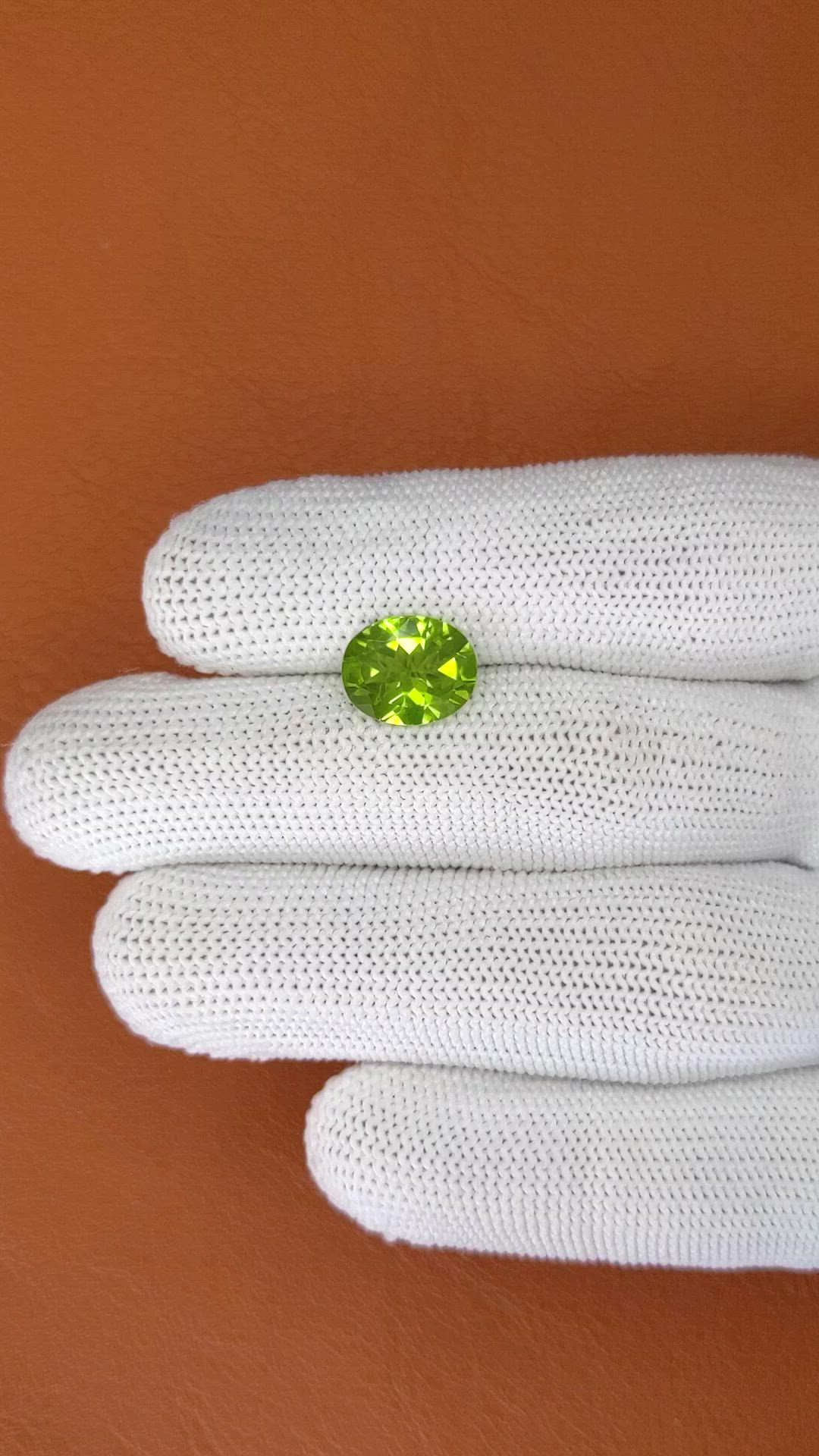 2.98 Ct. Yellowish Green Peridot from Pakistan Size Video