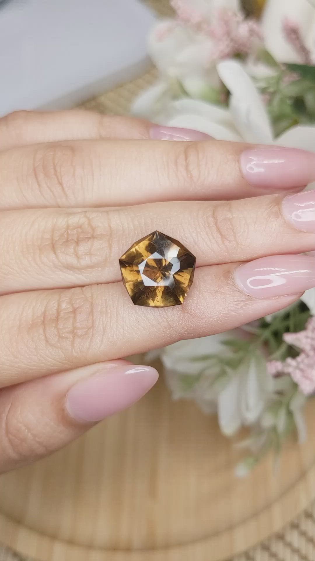 8.18 Ct. Brown Smokey Quartz from Ceylon (Sri Lanka) Size Video