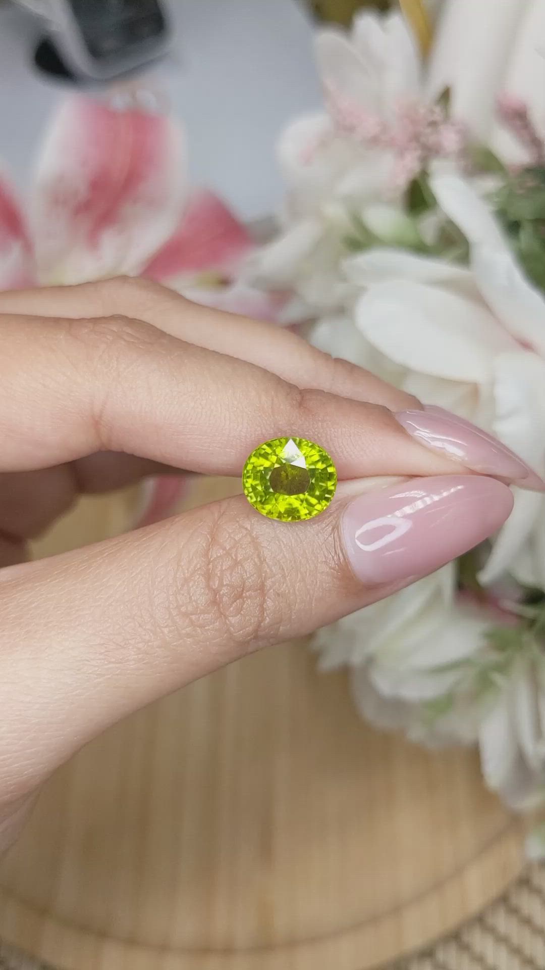 4.22 Ct. Yellowish Green Peridot from Pakistan Size Video