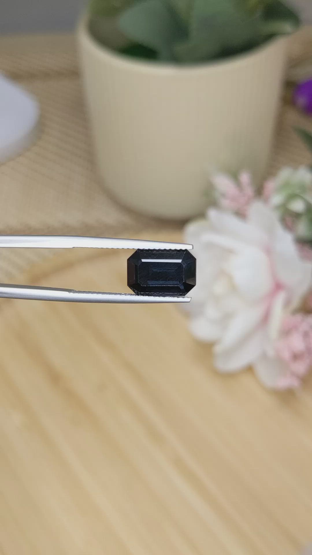 4.91 Ct. Purple Spinel from Ceylon (Sri Lanka) Size Video