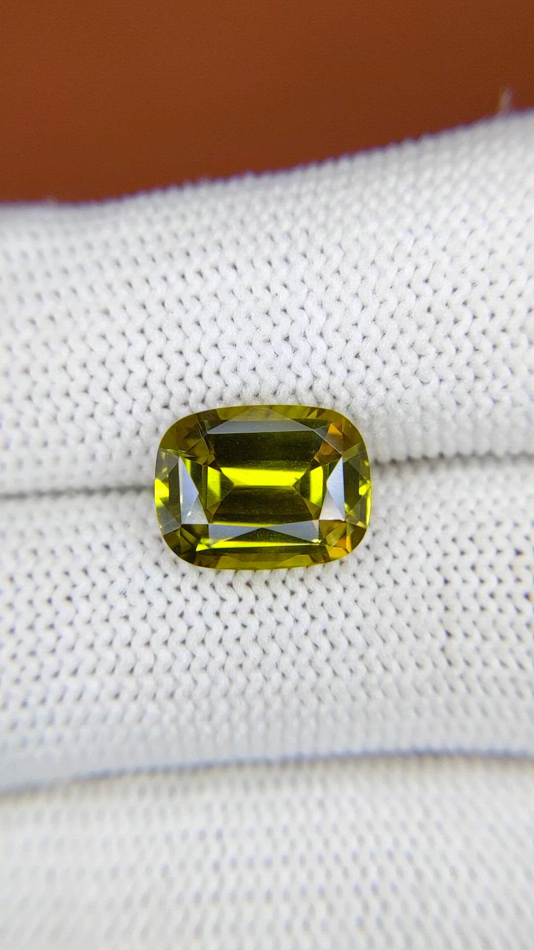 4.91 Ct. Greenish Yellow Chrysoberyl from Ceylon (Sri Lanka) Size Video