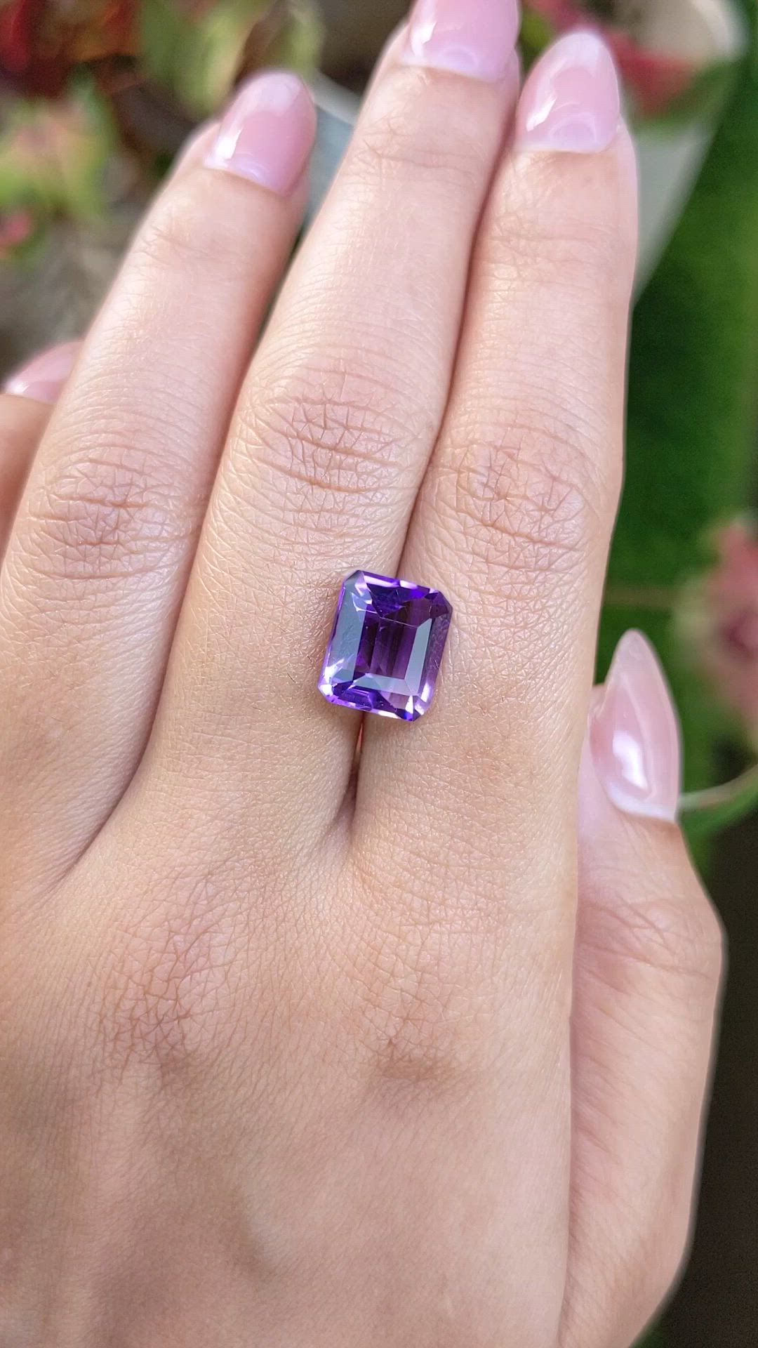 4.57 Ct. Purple Amethyst from Ceylon (Sri Lanka) Size Video