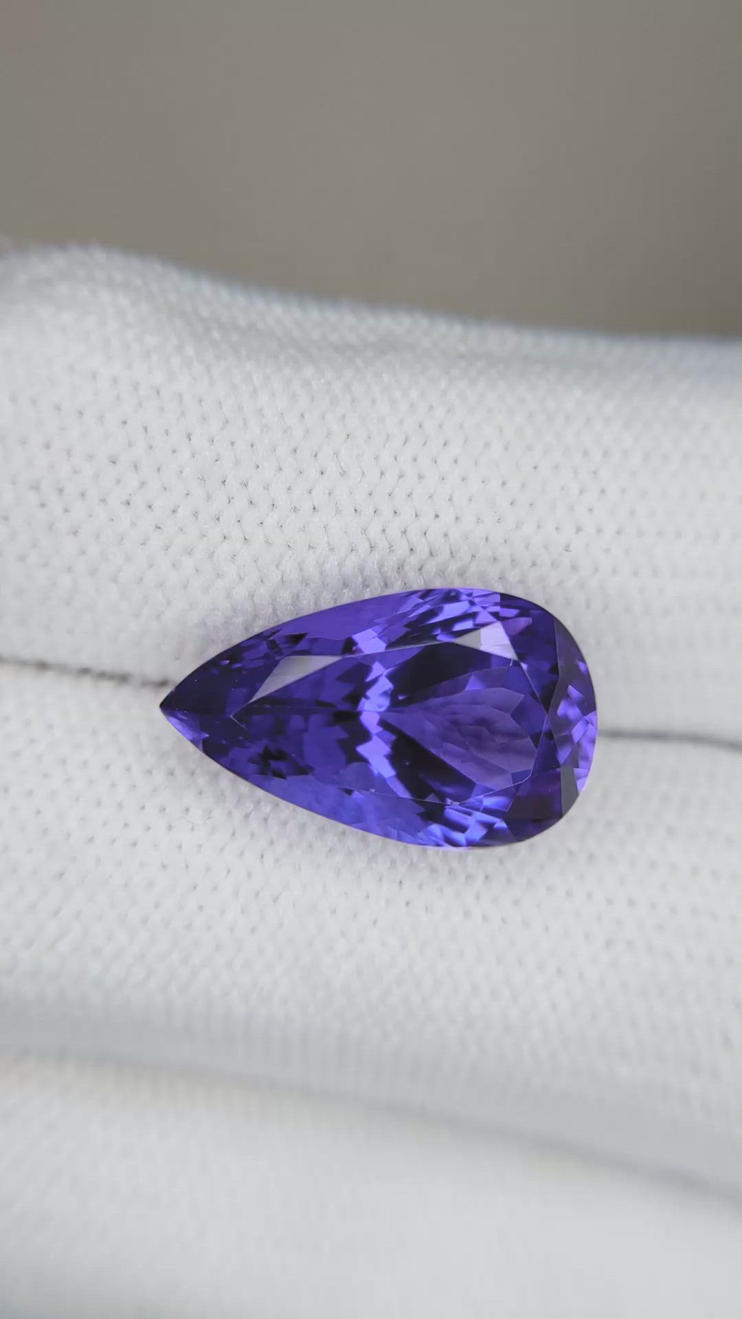8.42 Ct. Violet Tanzanite from Tanzania Size Video