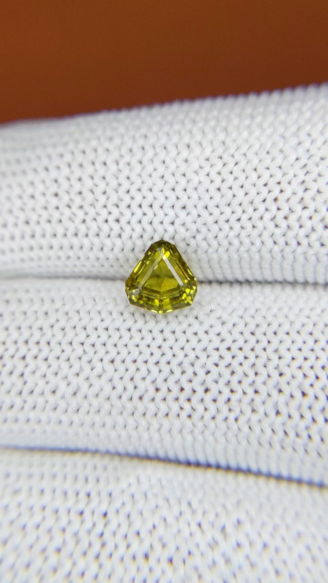 1.30 Ct. Alexandrite from Ceylon (Sri Lanka) Size Video