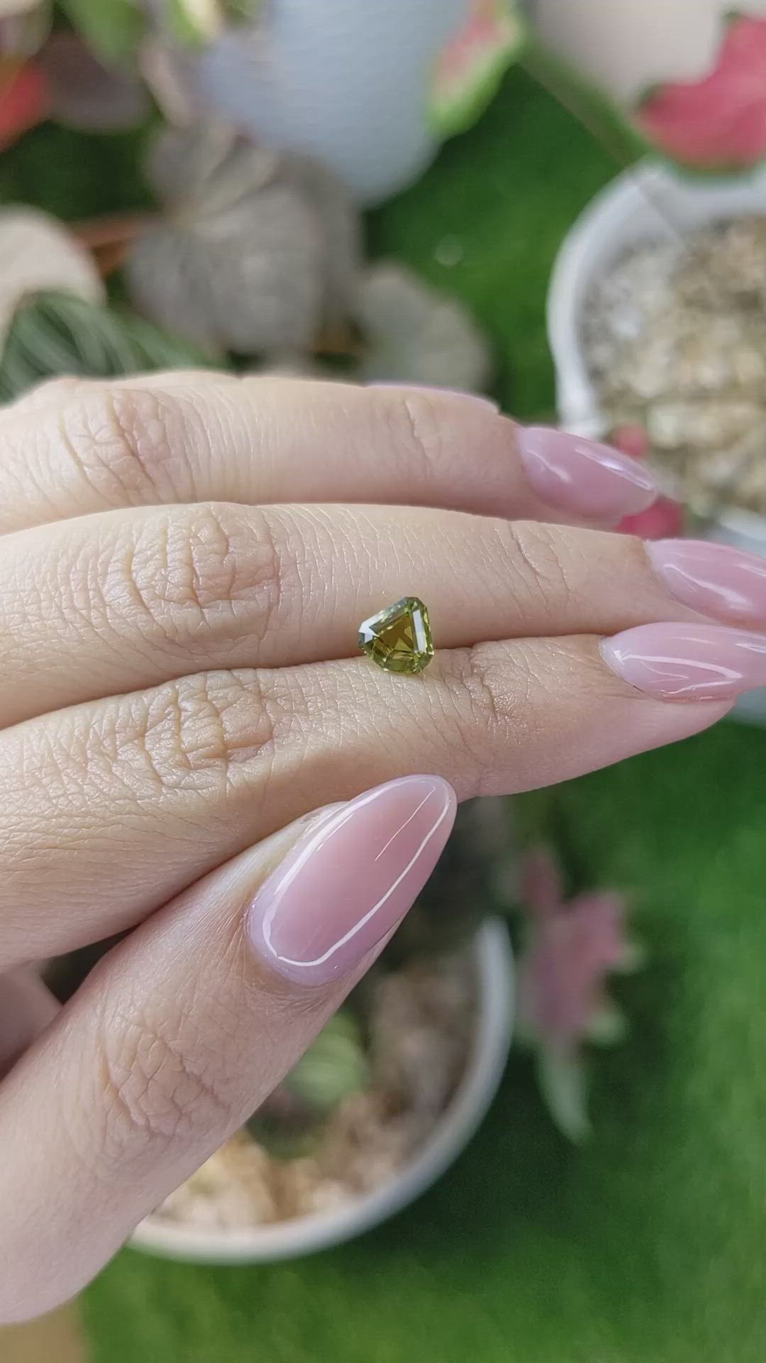 1.30 Ct. Alexandrite from Ceylon (Sri Lanka) Size Video