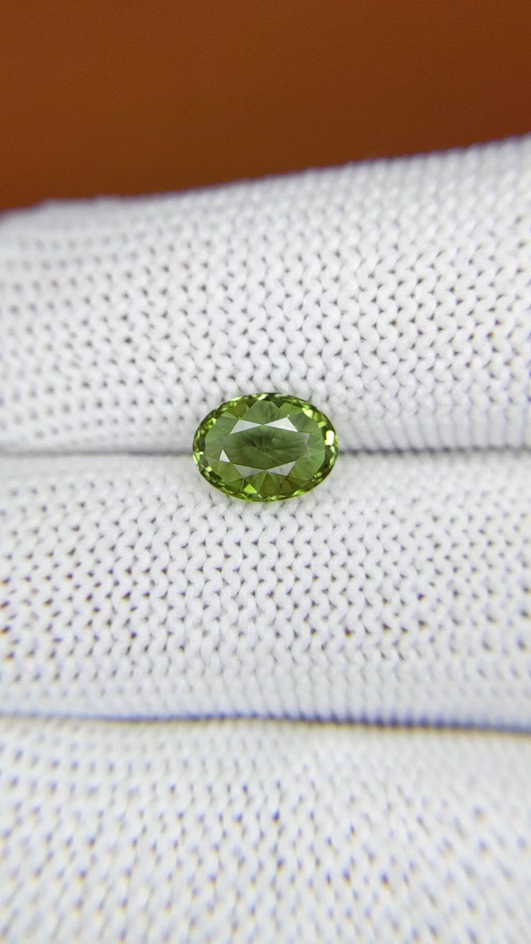 1.41 Ct. Alexandrite from Ceylon (Sri Lanka) Size Video