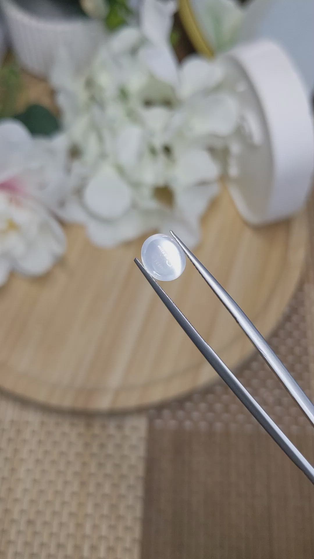 2.11 Ct. White Cabochon Moonstone from Ceylon (Sri Lanka) Size Video