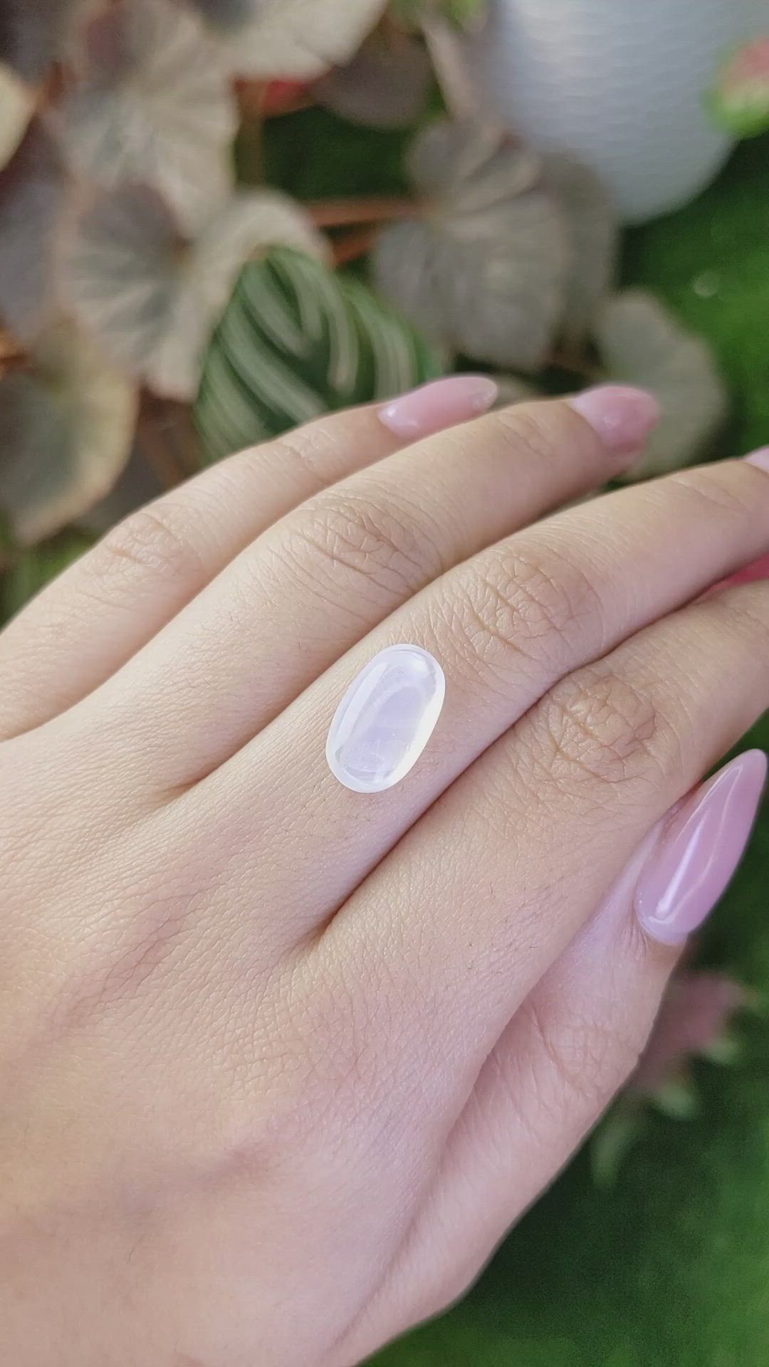 3.80 Ct. White Cabochon Moonstone from Ceylon (Sri Lanka) Size Video