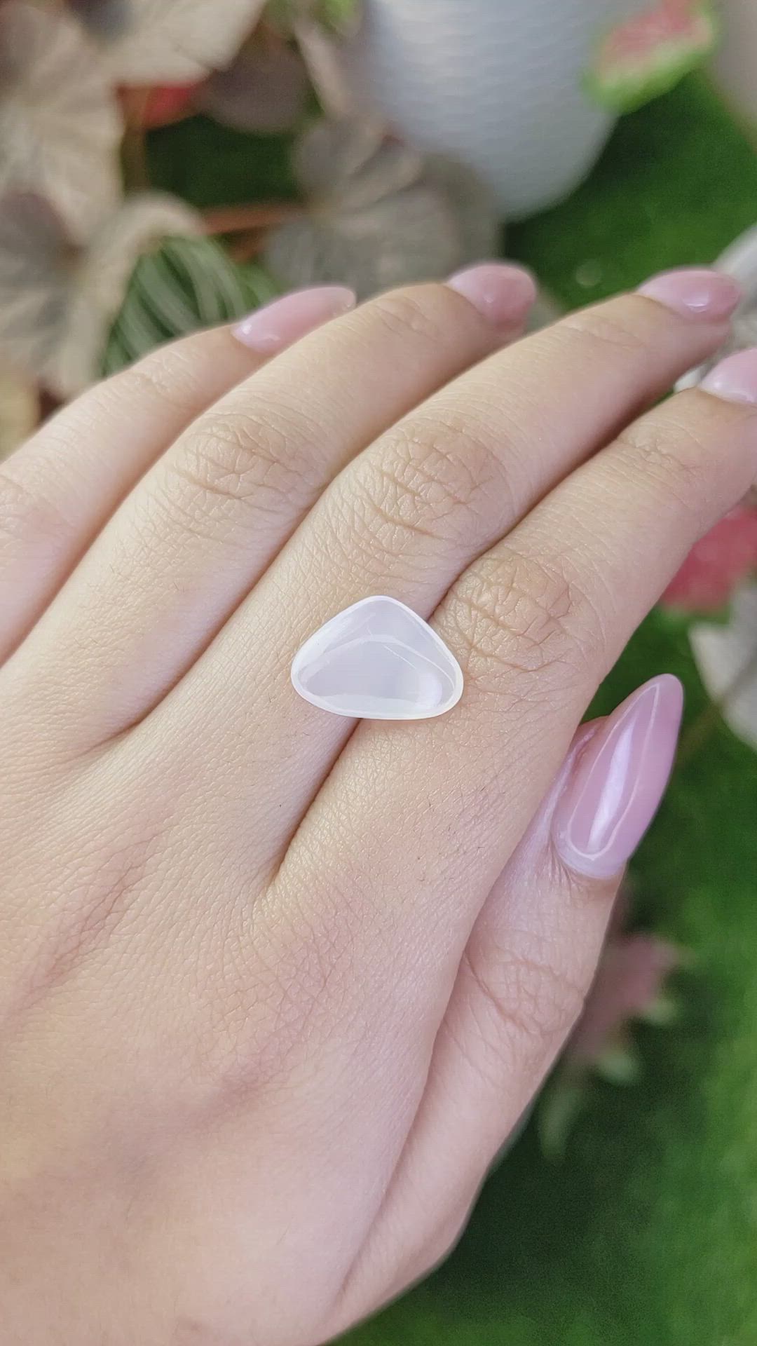3.92 Ct. White Cabochon Moonstone from Ceylon (Sri Lanka) Size Video