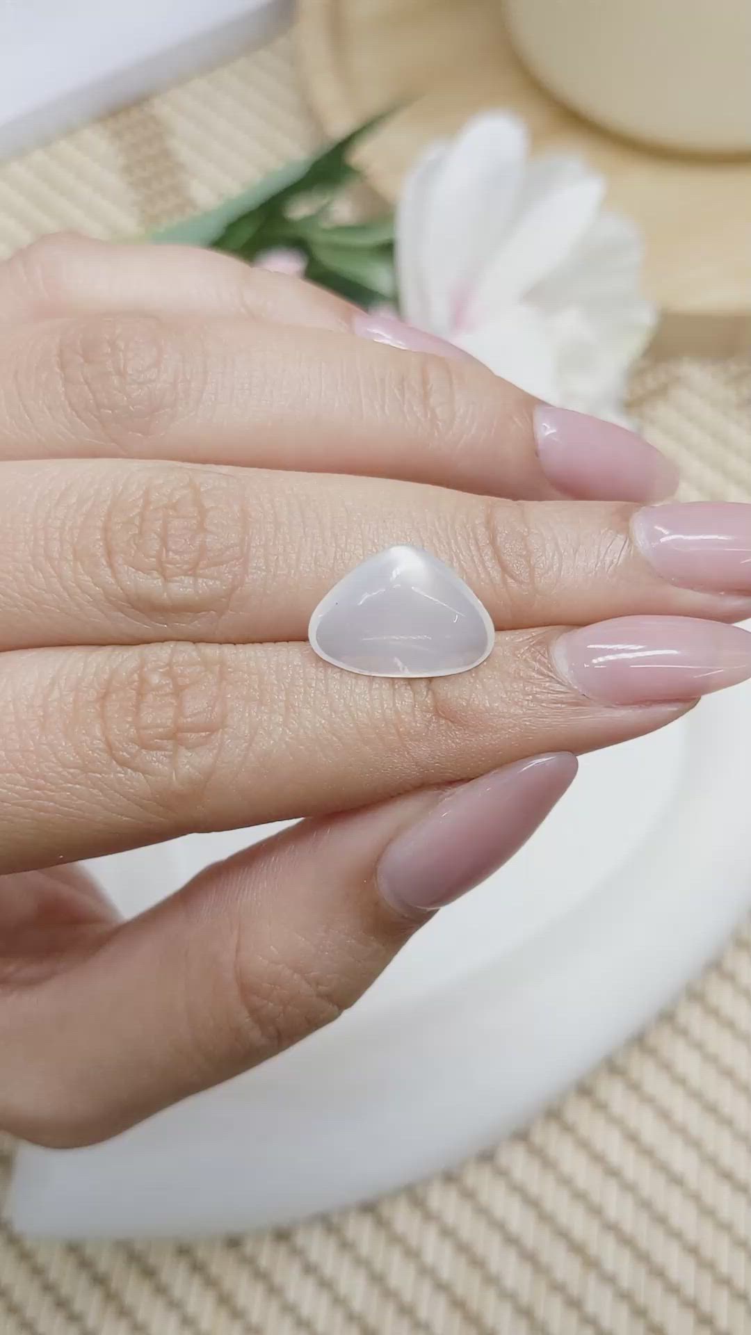 3.92 Ct. White Cabochon Moonstone from Ceylon (Sri Lanka) Size Video