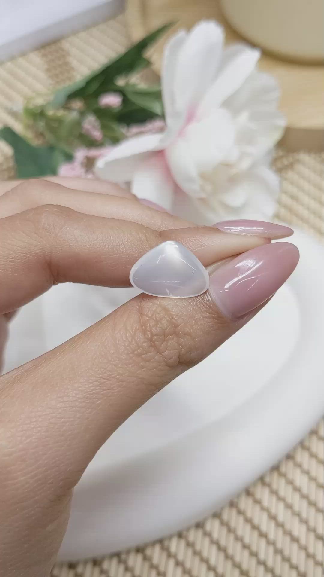 3.92 Ct. White Cabochon Moonstone from Ceylon (Sri Lanka) Size Video