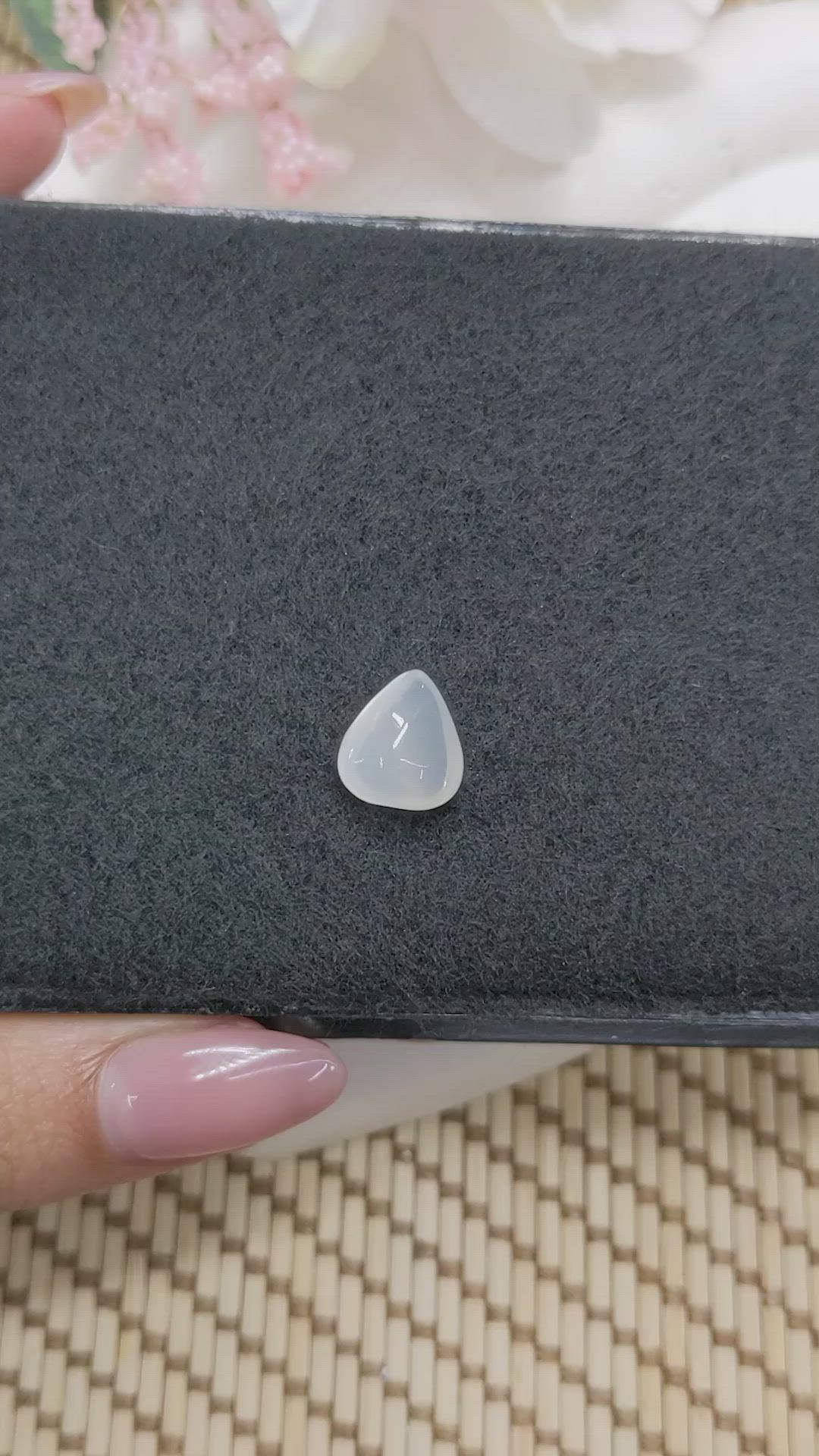 3.98 Ct. White Cabochon Moonstone from Ceylon (Sri Lanka) Size Video