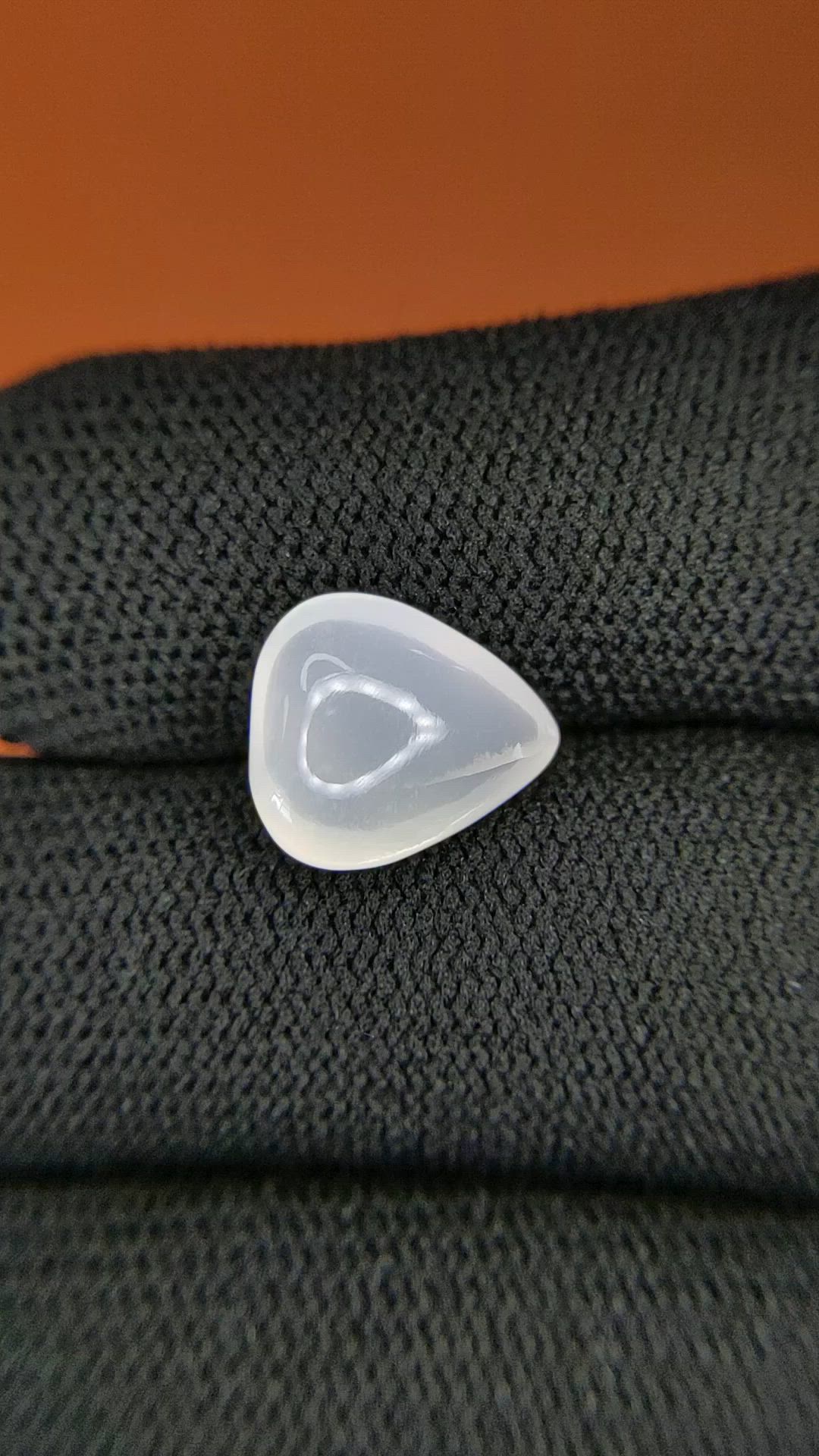 3.98 Ct. White Cabochon Moonstone from Ceylon (Sri Lanka) Size Video