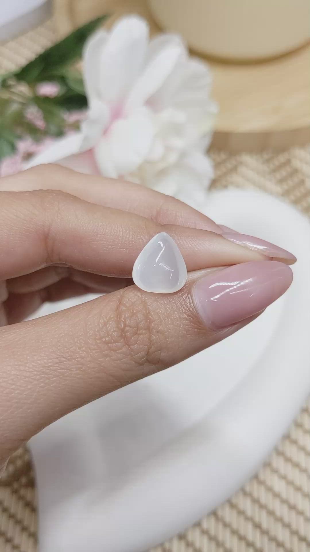 3.98 Ct. White Cabochon Moonstone from Ceylon (Sri Lanka) Size Video