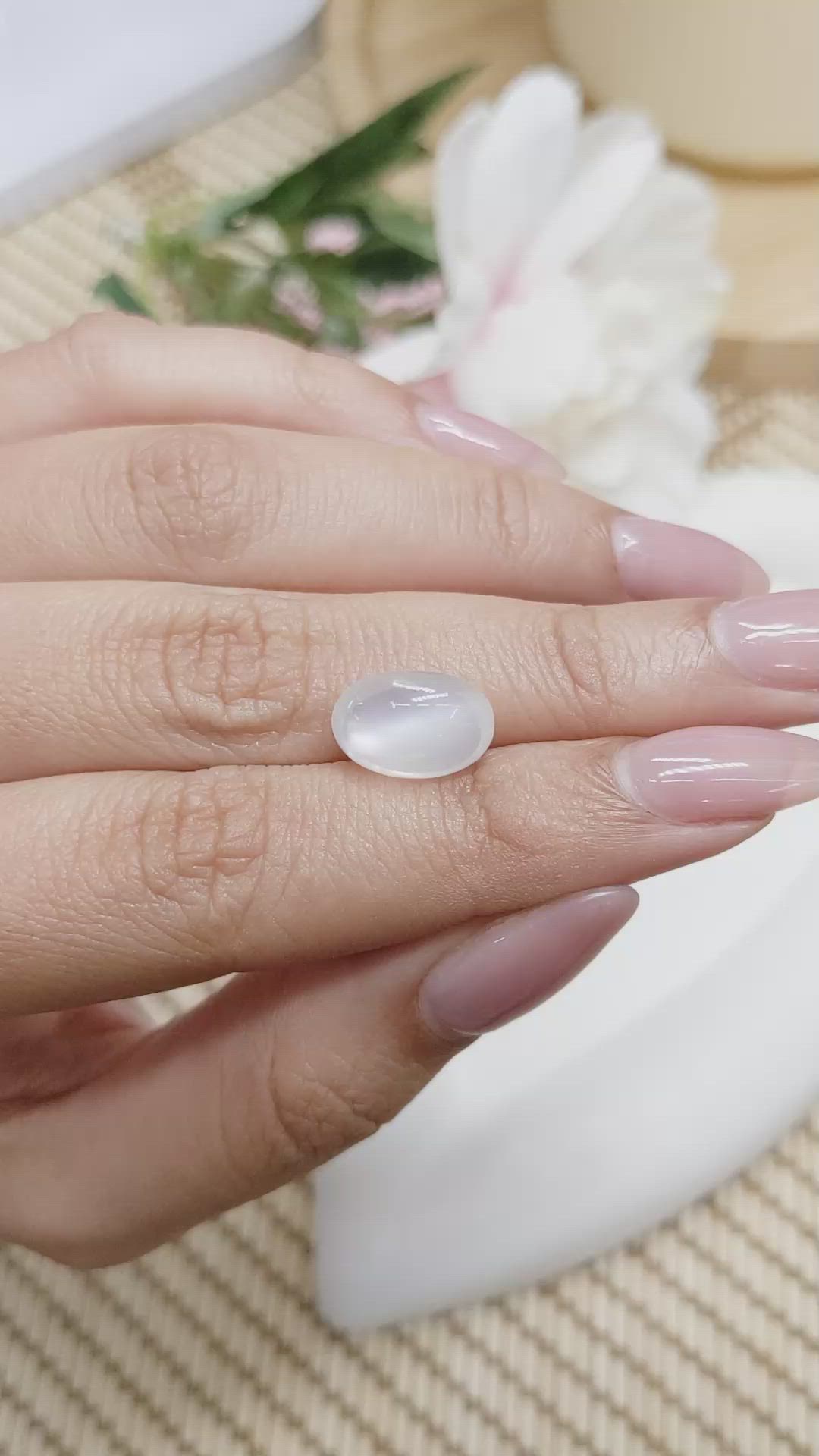 4.34 Ct. White Cabochon Moonstone from Ceylon (Sri Lanka) Size Video