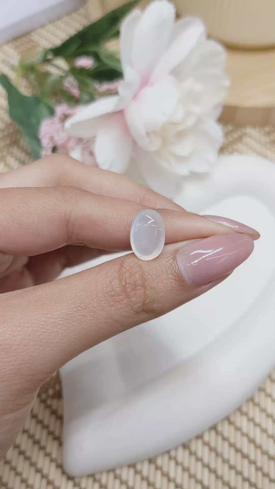 4.34 Ct. White Cabochon Moonstone from Ceylon (Sri Lanka) Size Video