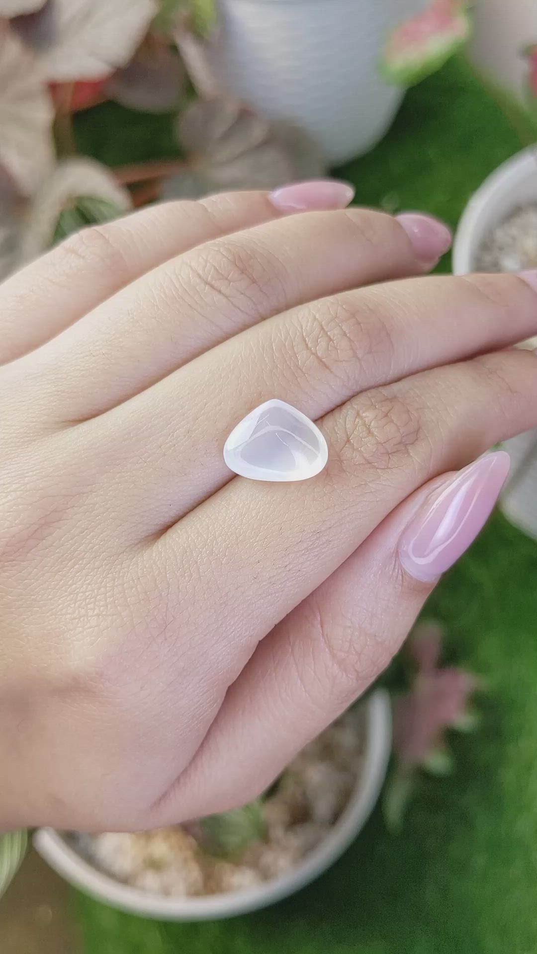 4.48 Ct. White Cabochon Moonstone from Ceylon (Sri Lanka) Size Video