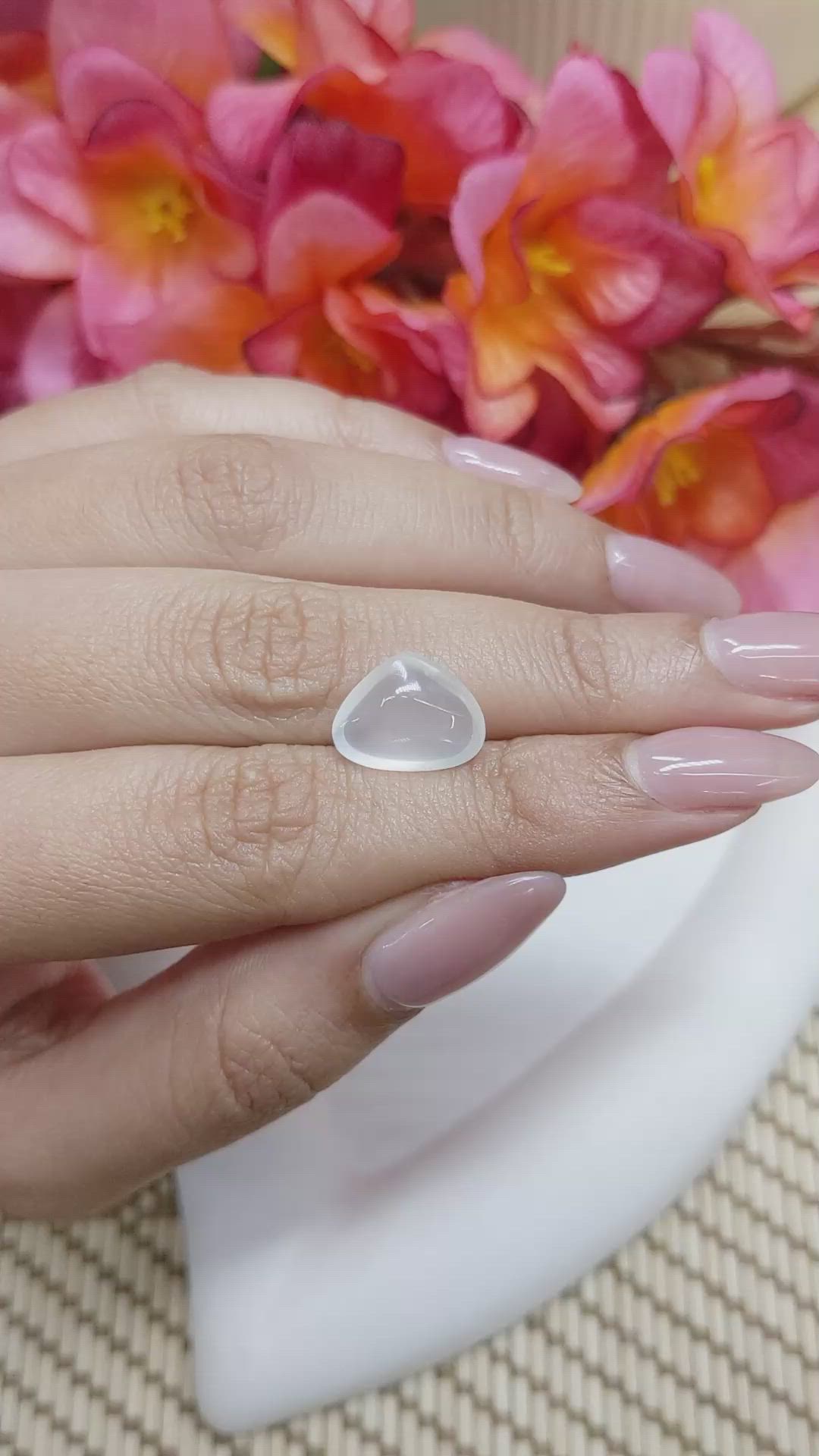 4.48 Ct. White Cabochon Moonstone from Ceylon (Sri Lanka) Size Video