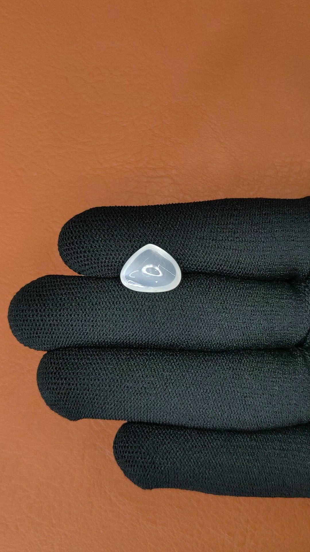 4.48 Ct. White Cabochon Moonstone from Ceylon (Sri Lanka) Size Video