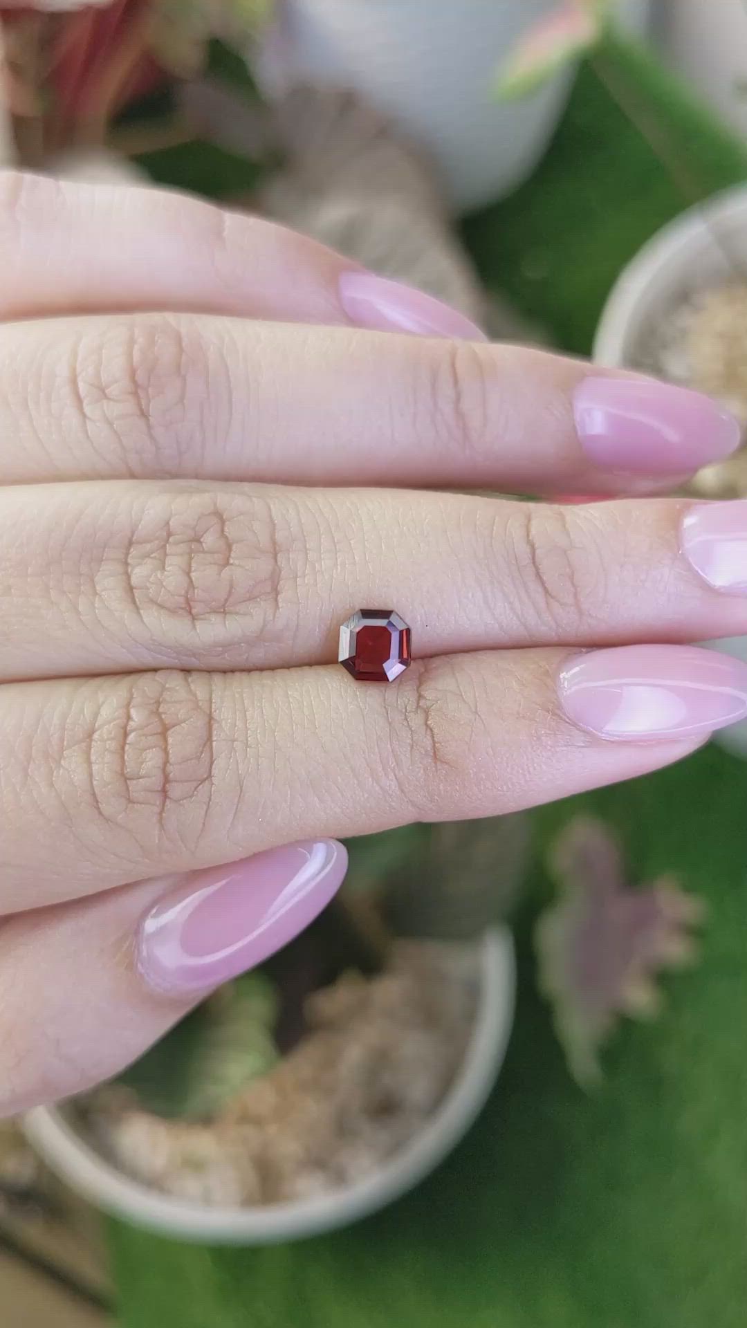 0.89 Ct. Red Garnet from Ceylon (Sri Lanka) Size Video