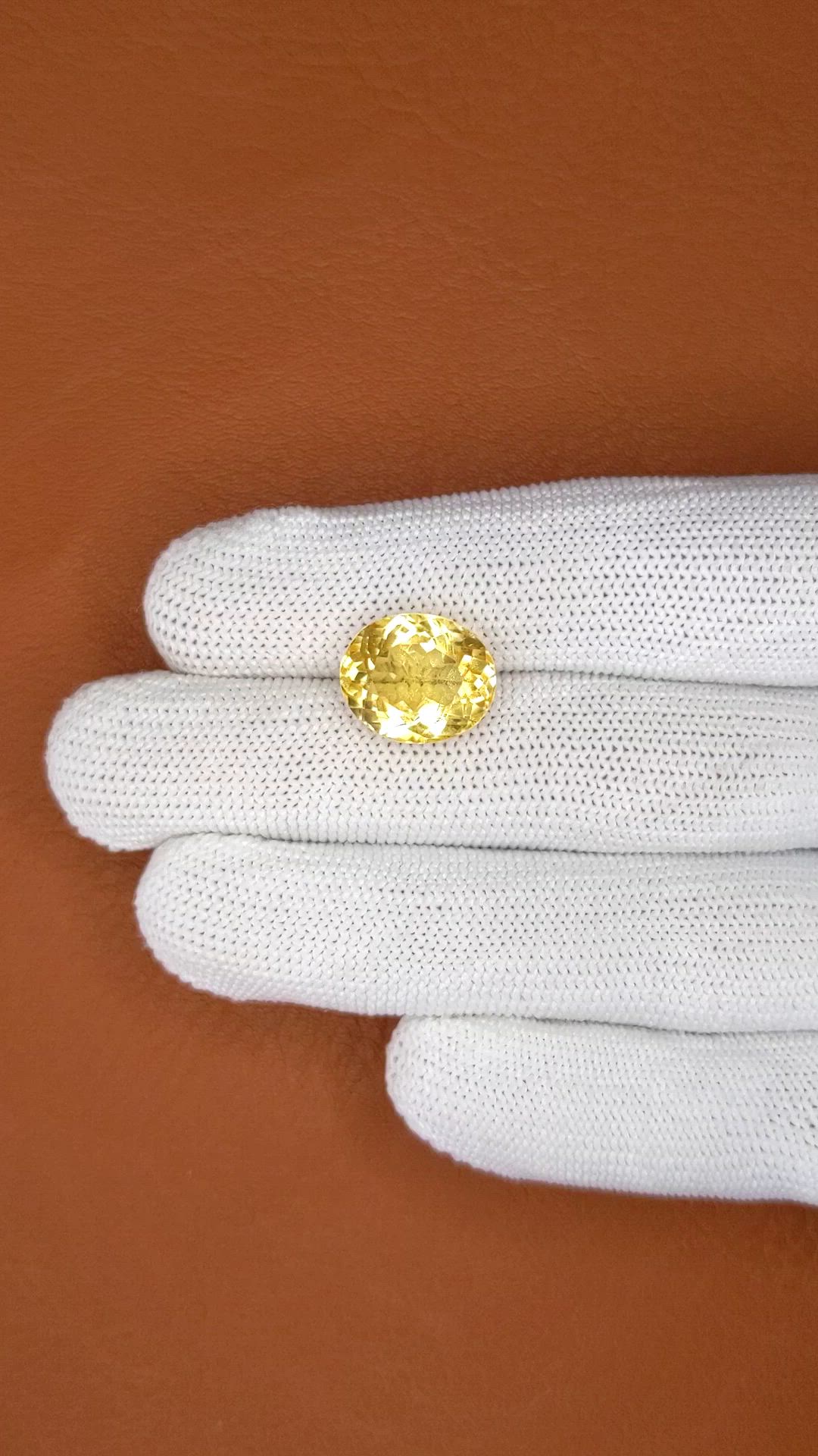 8.86 Ct. Yellow Citrine from Ceylon (Sri Lanka) Size Video