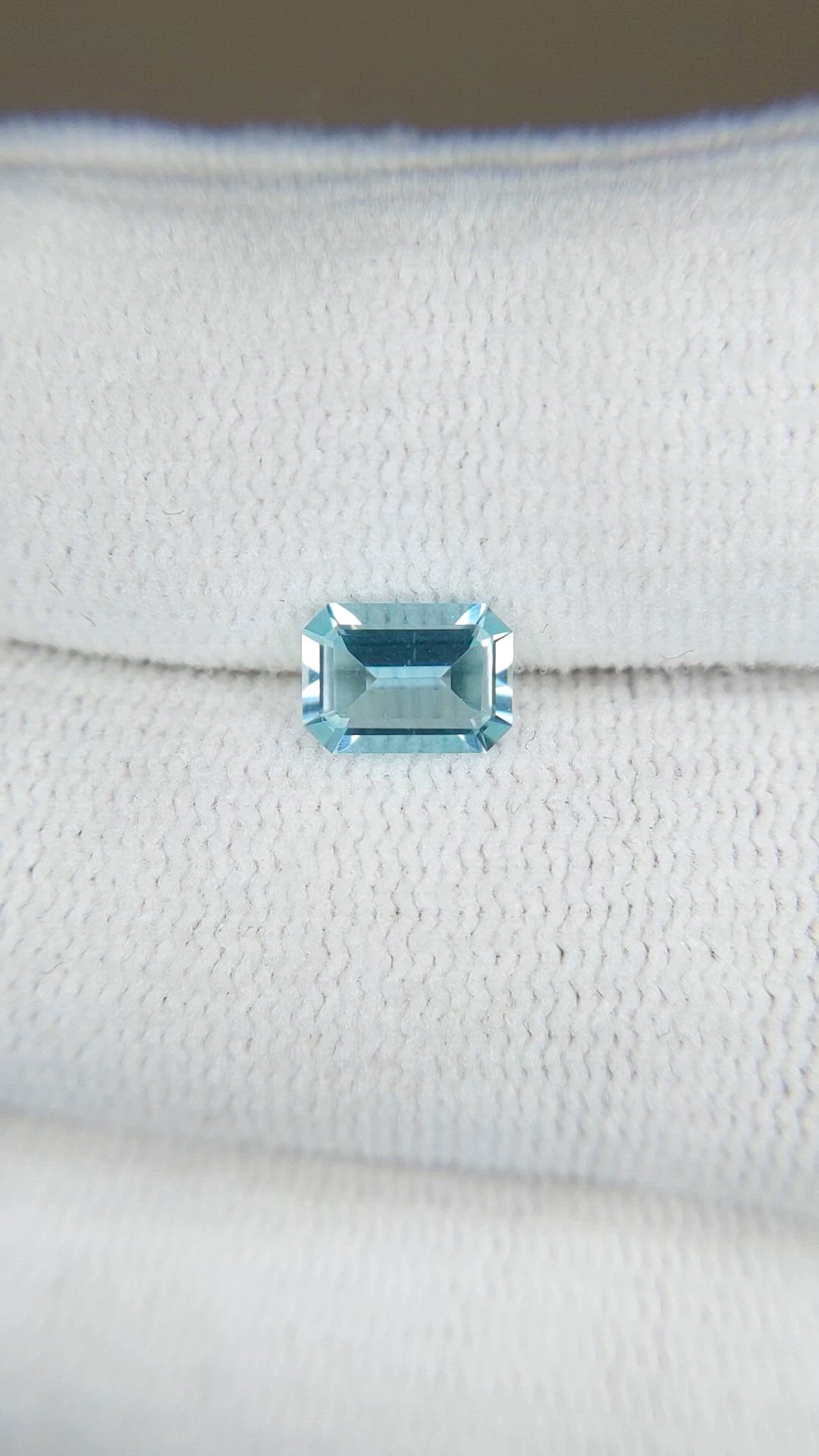 0.75 Ct. Blue Aquamarine from Mozambique Size Video