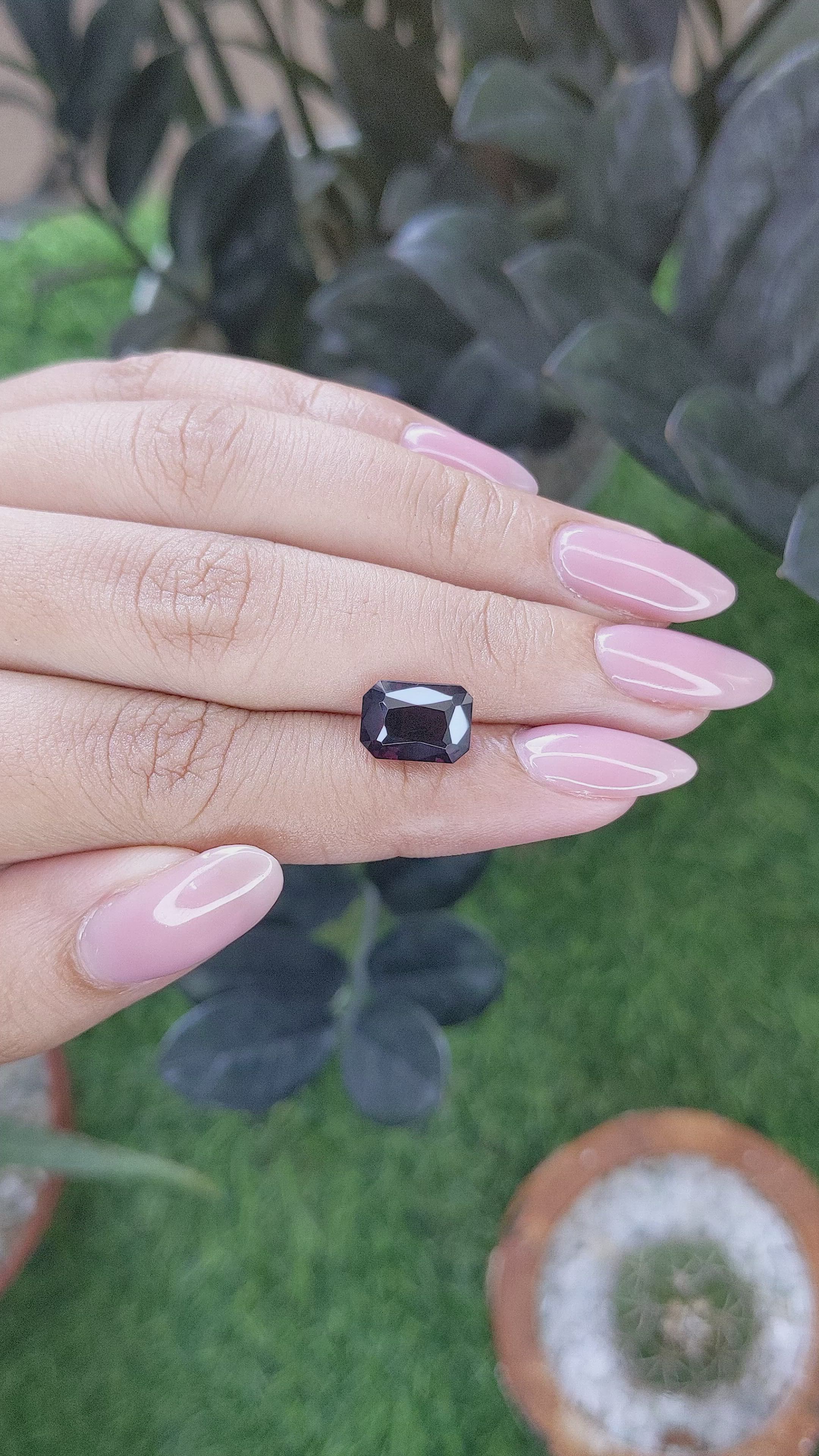 3.89 Ct. Pinkish Purple Spinel from Ceylon (Sri Lanka) Size Video