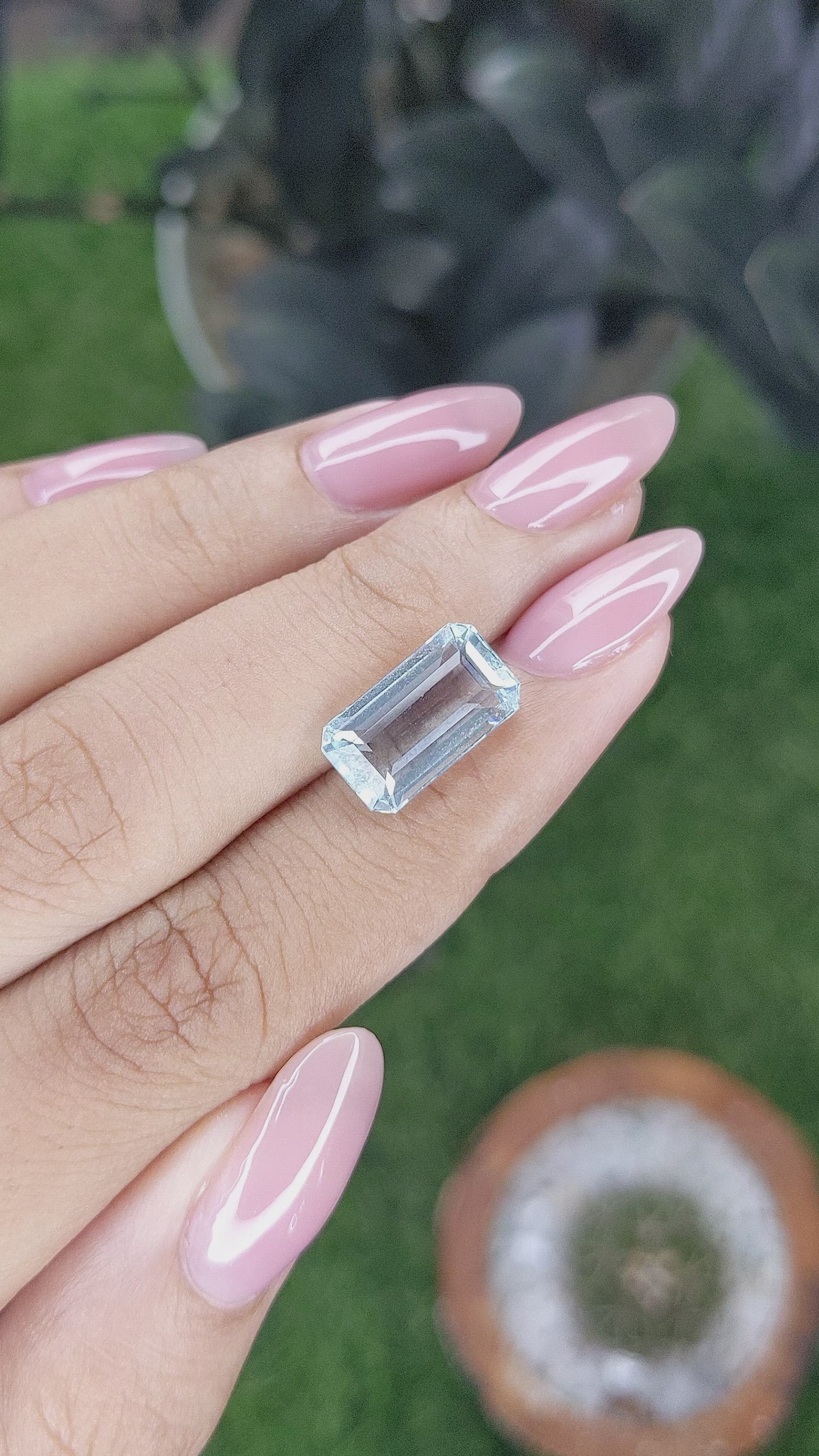 4.65 Ct. Blue Aquamarine from Ceylon (Sri Lanka) Size Video