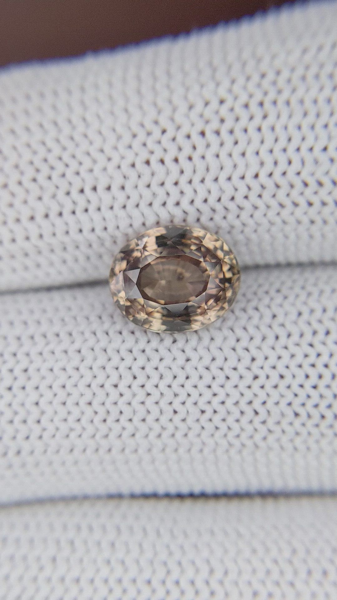 4.17 Ct. Brown Zircon from Ceylon (Sri Lanka) Size Video