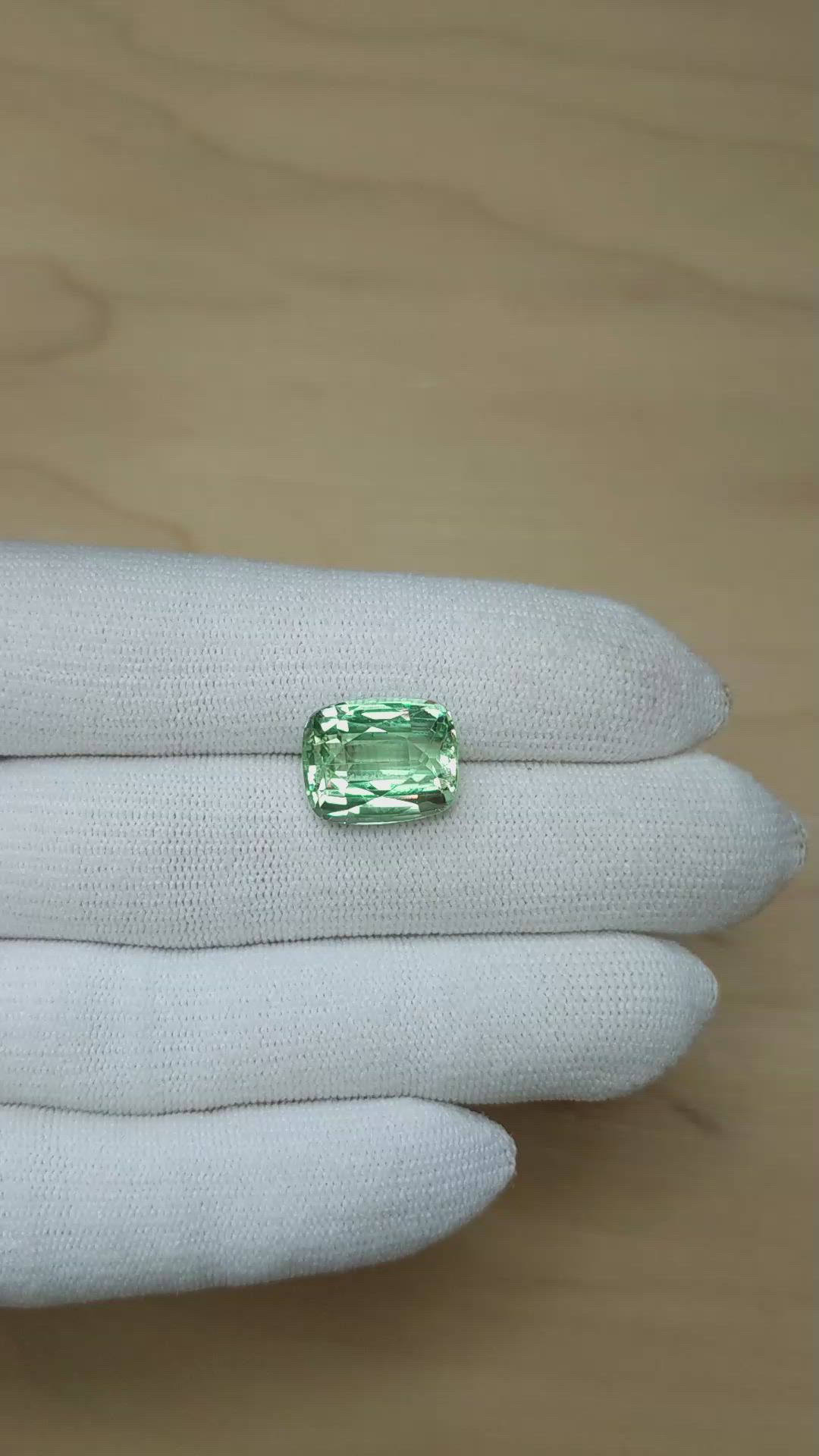 10.90 Ct. Green Beryl from Ceylon (Sri Lanka) Size Video