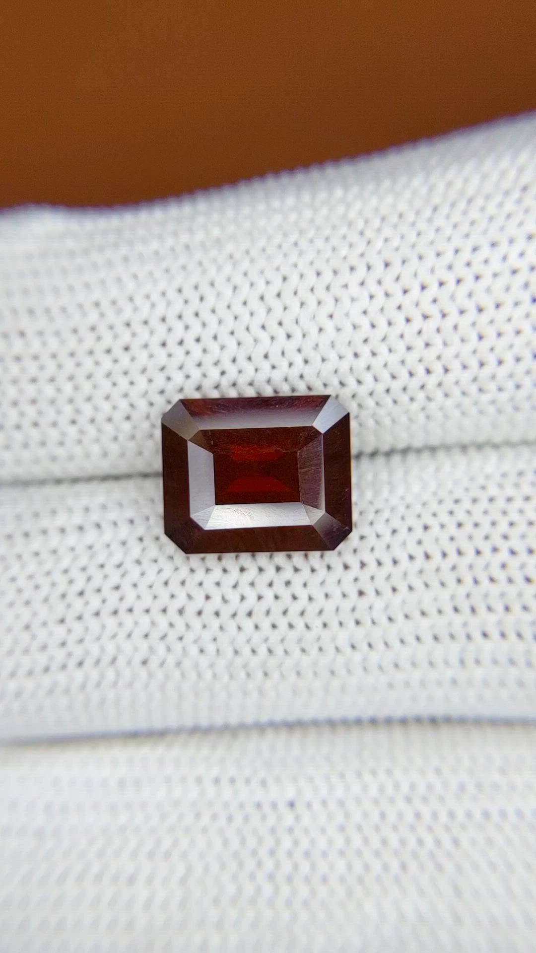 4.48 Ct. Red Almandine Garnet from Ceylon (Sri Lanka) Size Video