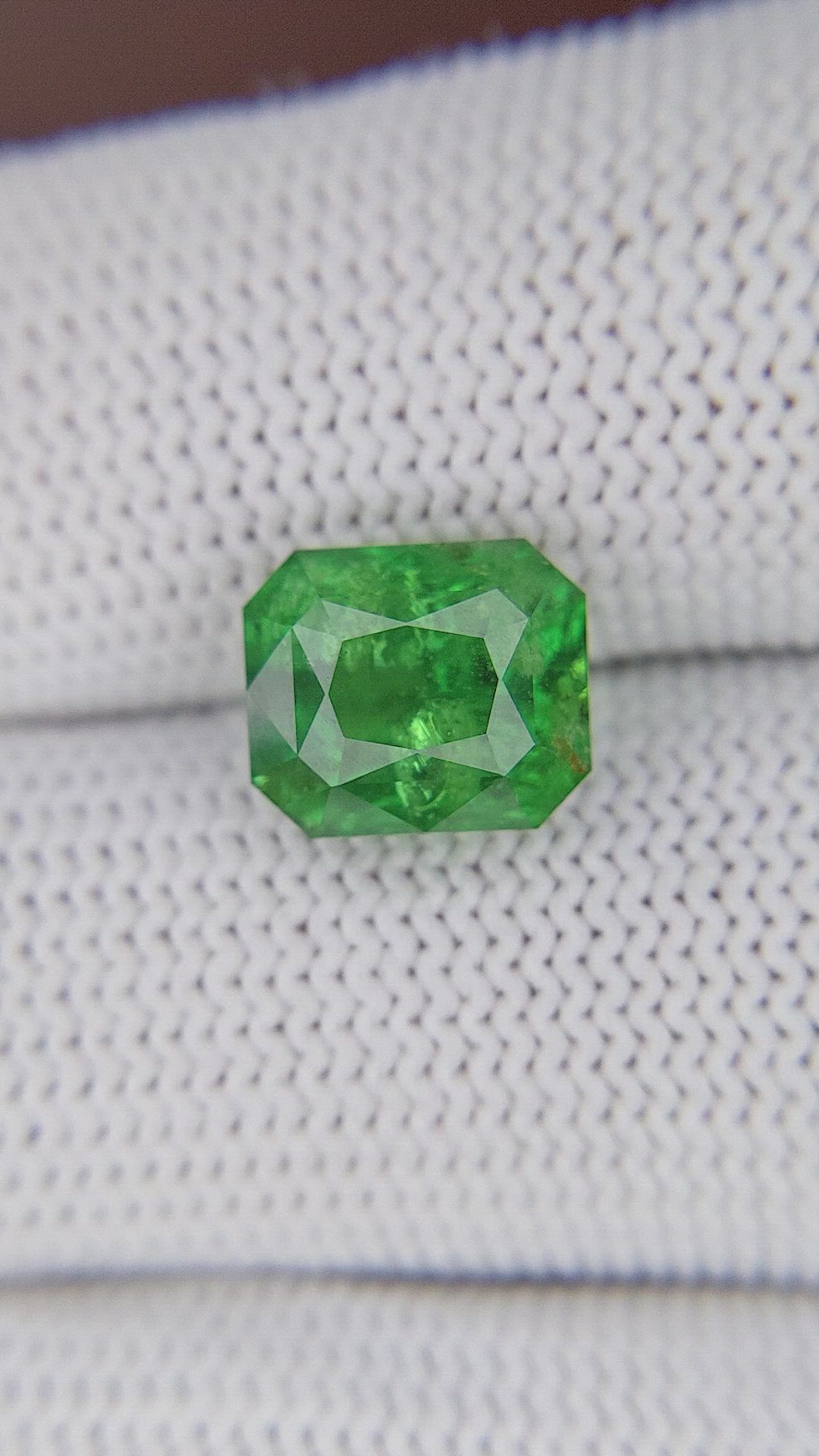 5.20 Ct. Tsavorite Garnet from Tanzania Size Video