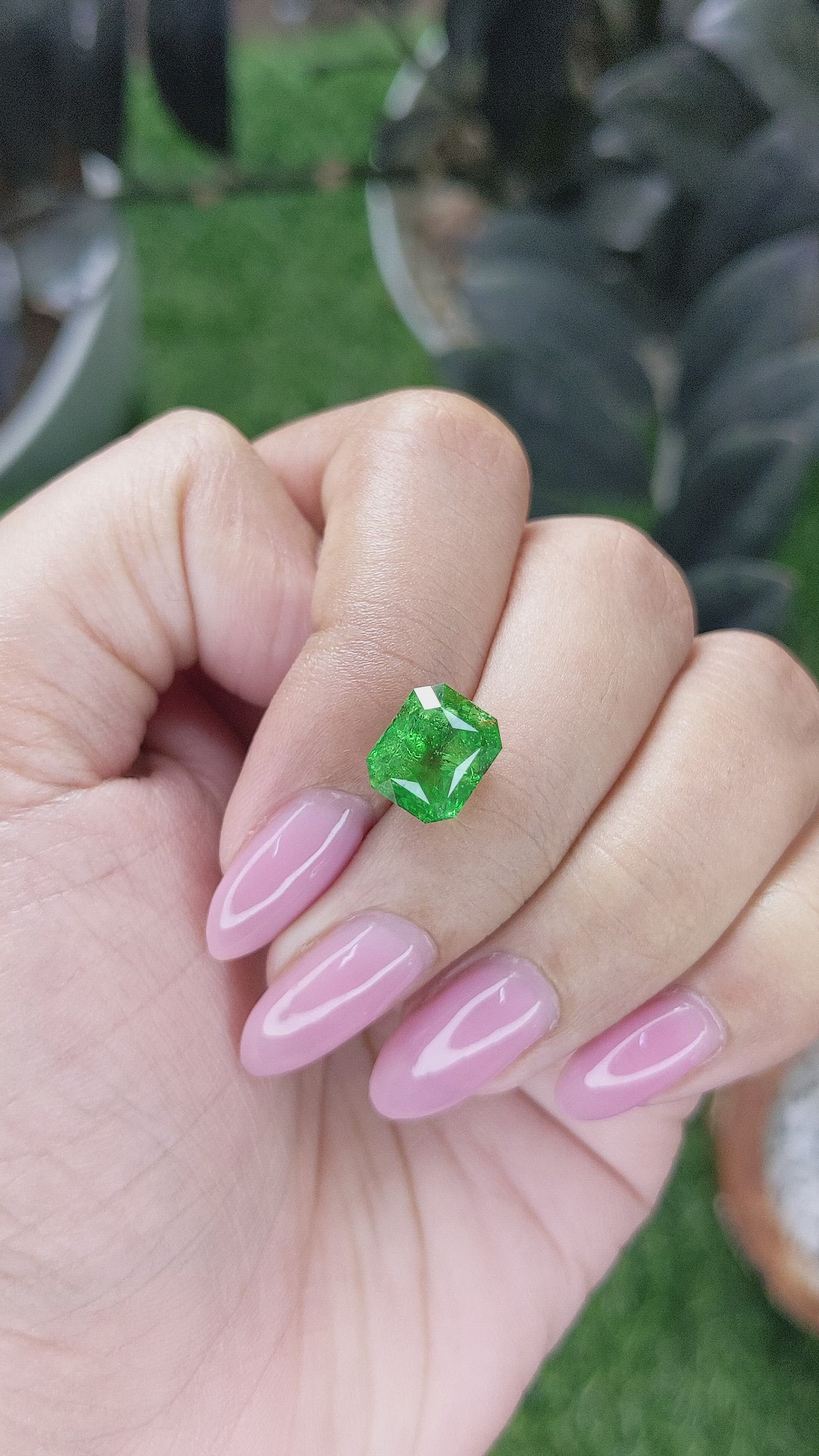5.20 Ct. Tsavorite Garnet from Tanzania Size Video