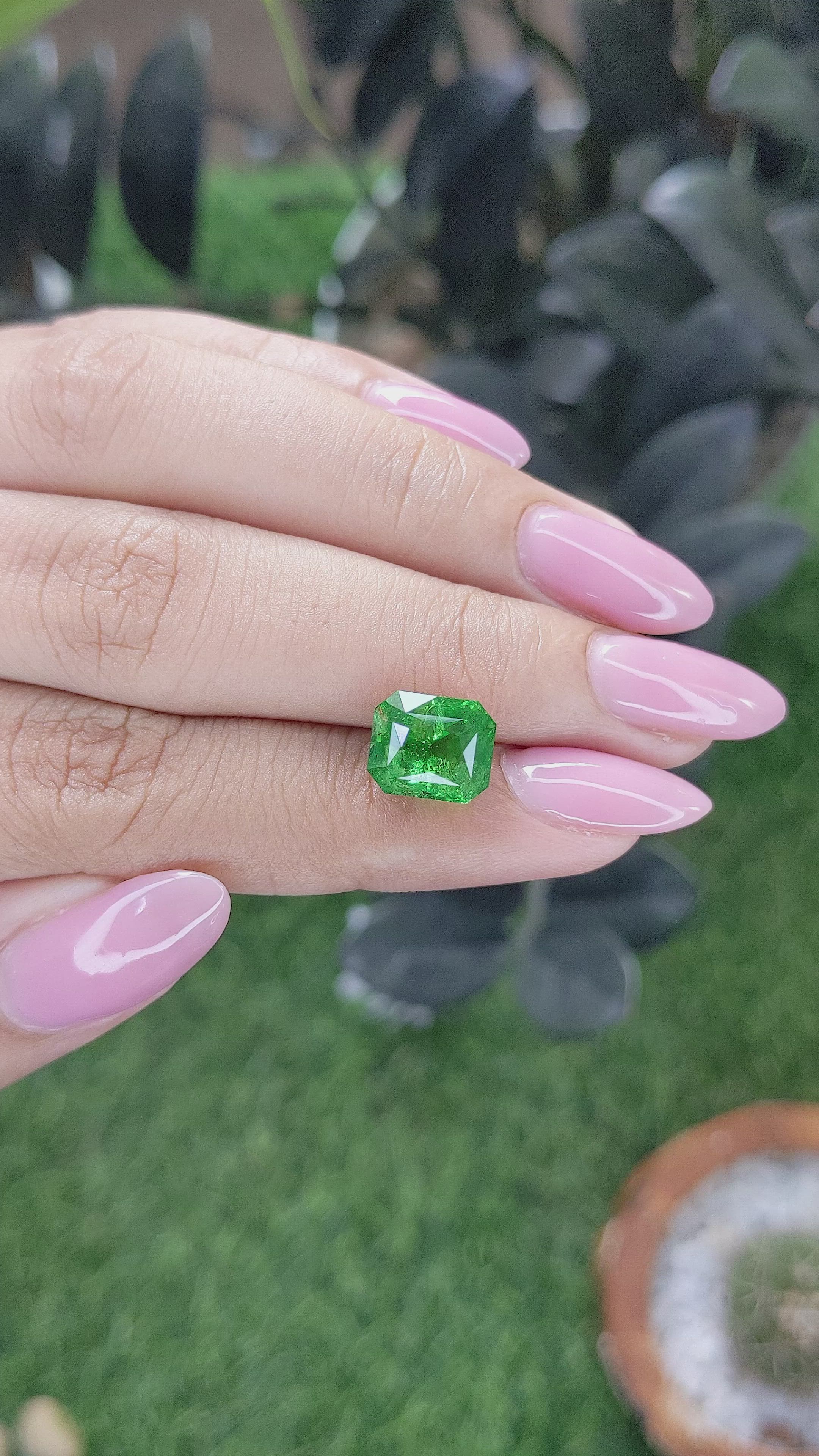 5.20 Ct. Tsavorite Garnet from Tanzania Size Video