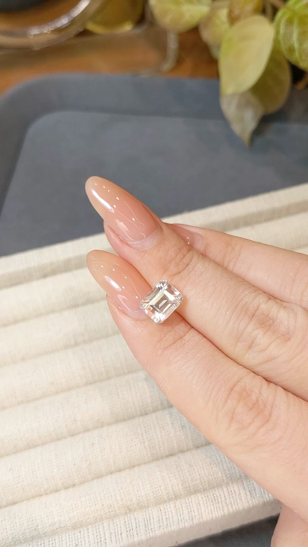 2.52 Ct. White Moonstone from Ceylon (Sri Lanka) Size Video