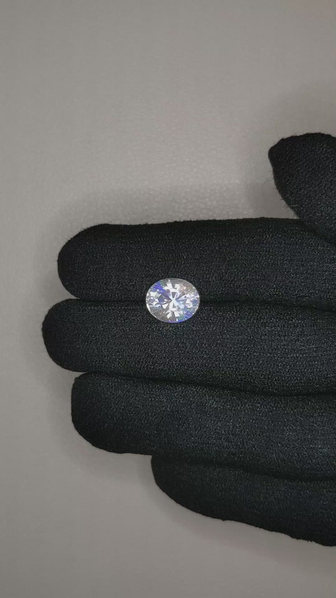2.75 Ct. White Moonstone from Ceylon (Sri Lanka) Size Video