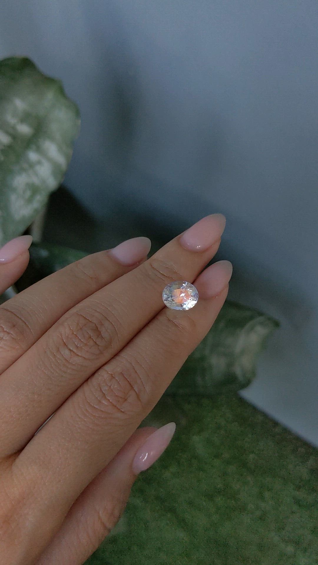 2.75 Ct. White Moonstone from Ceylon (Sri Lanka) Size Video