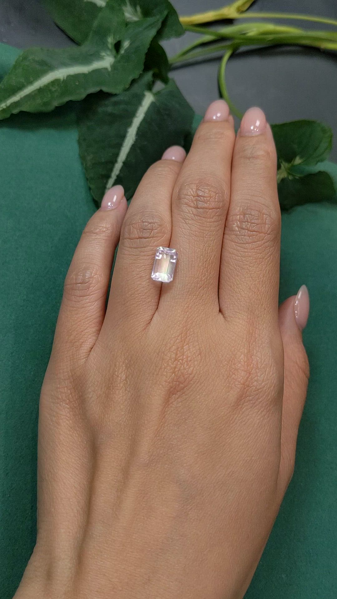 2.80 Ct. White Moonstone from Ceylon (Sri Lanka) Size Video