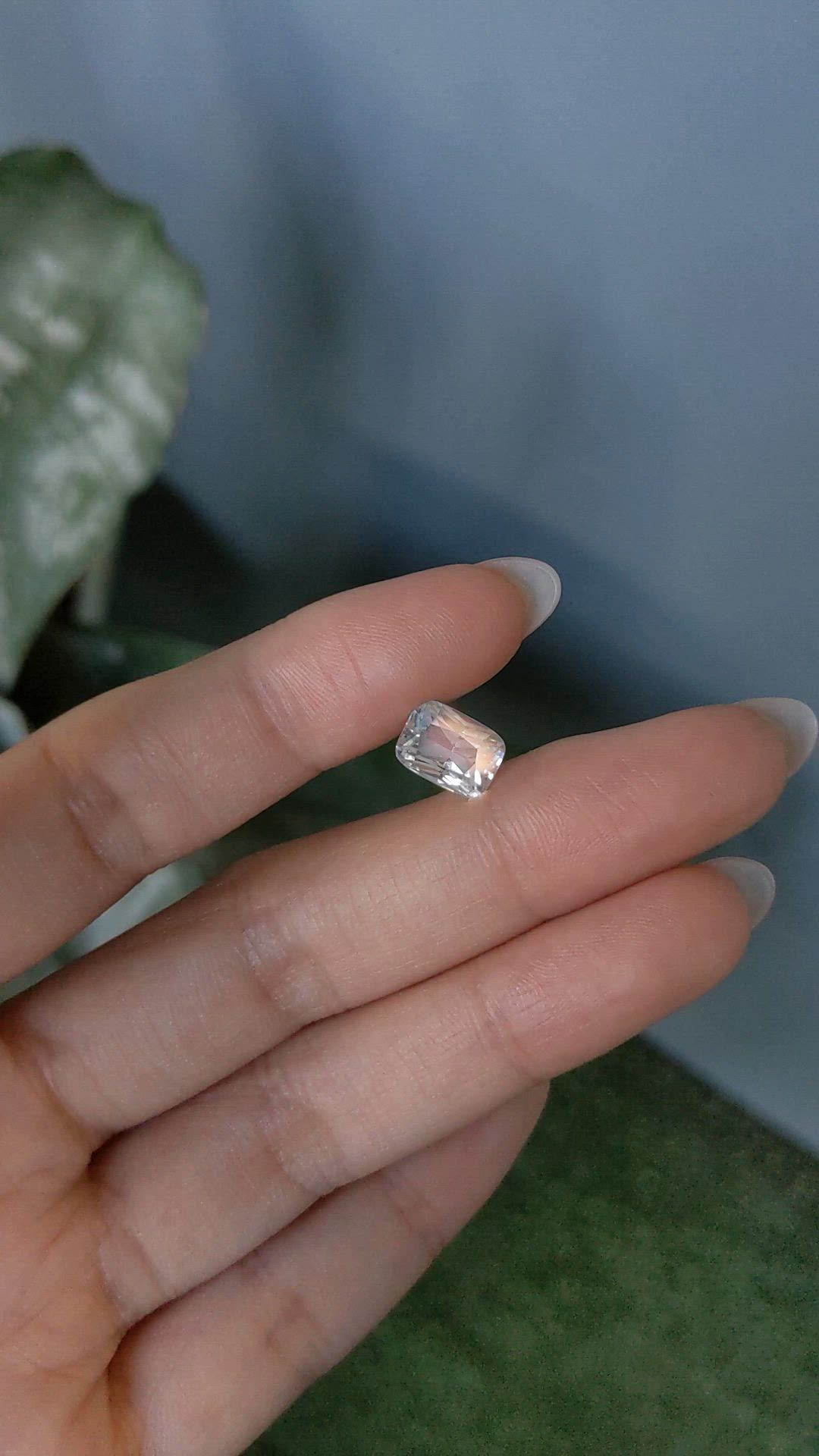 2.67 Ct. White Moonstone from Ceylon (Sri Lanka) Size Video